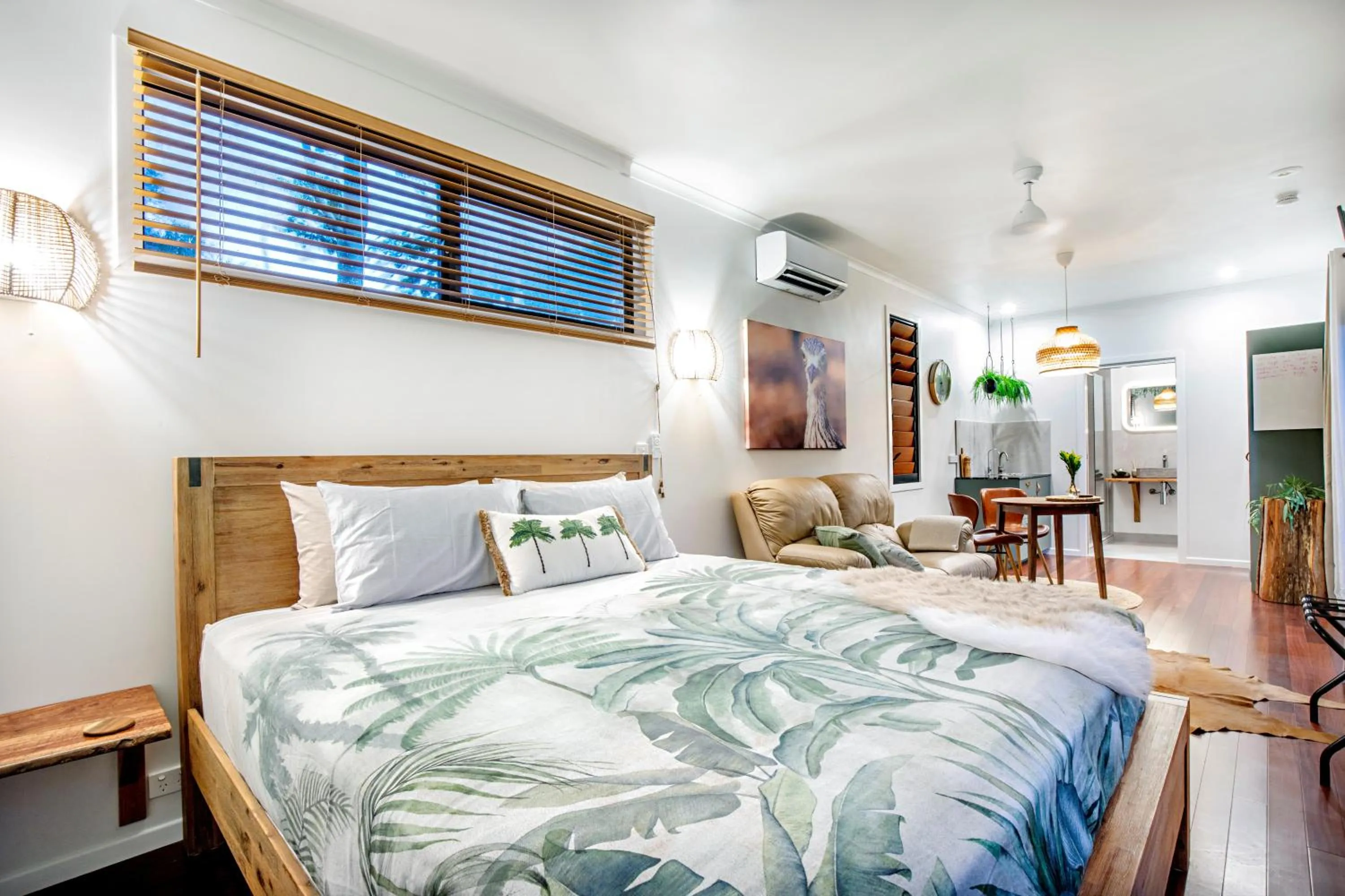 Deluxe King Studio in Airlie Beach Eco Cabins - Adults Only