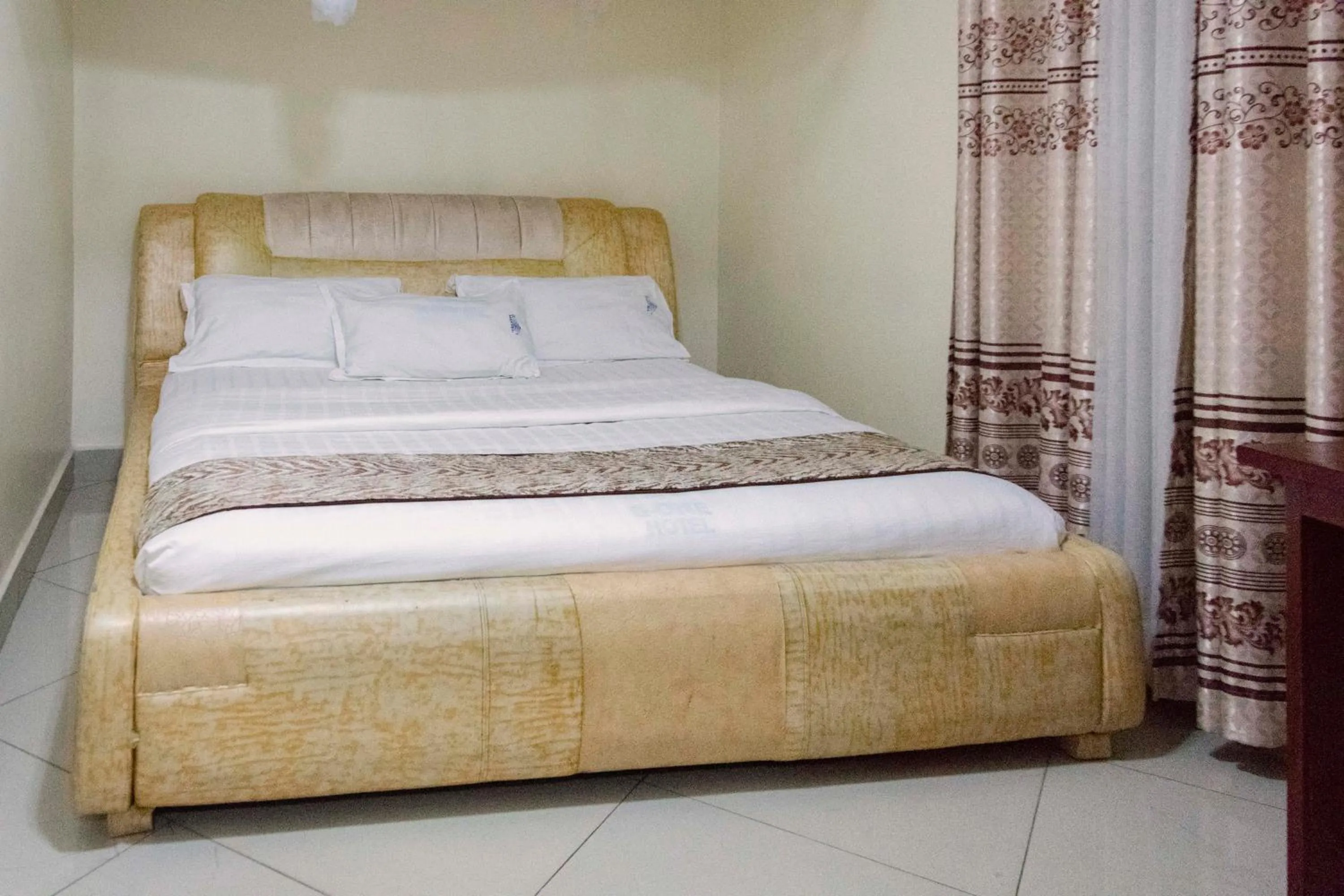 Superior King Room in G-One Hotel Kampala