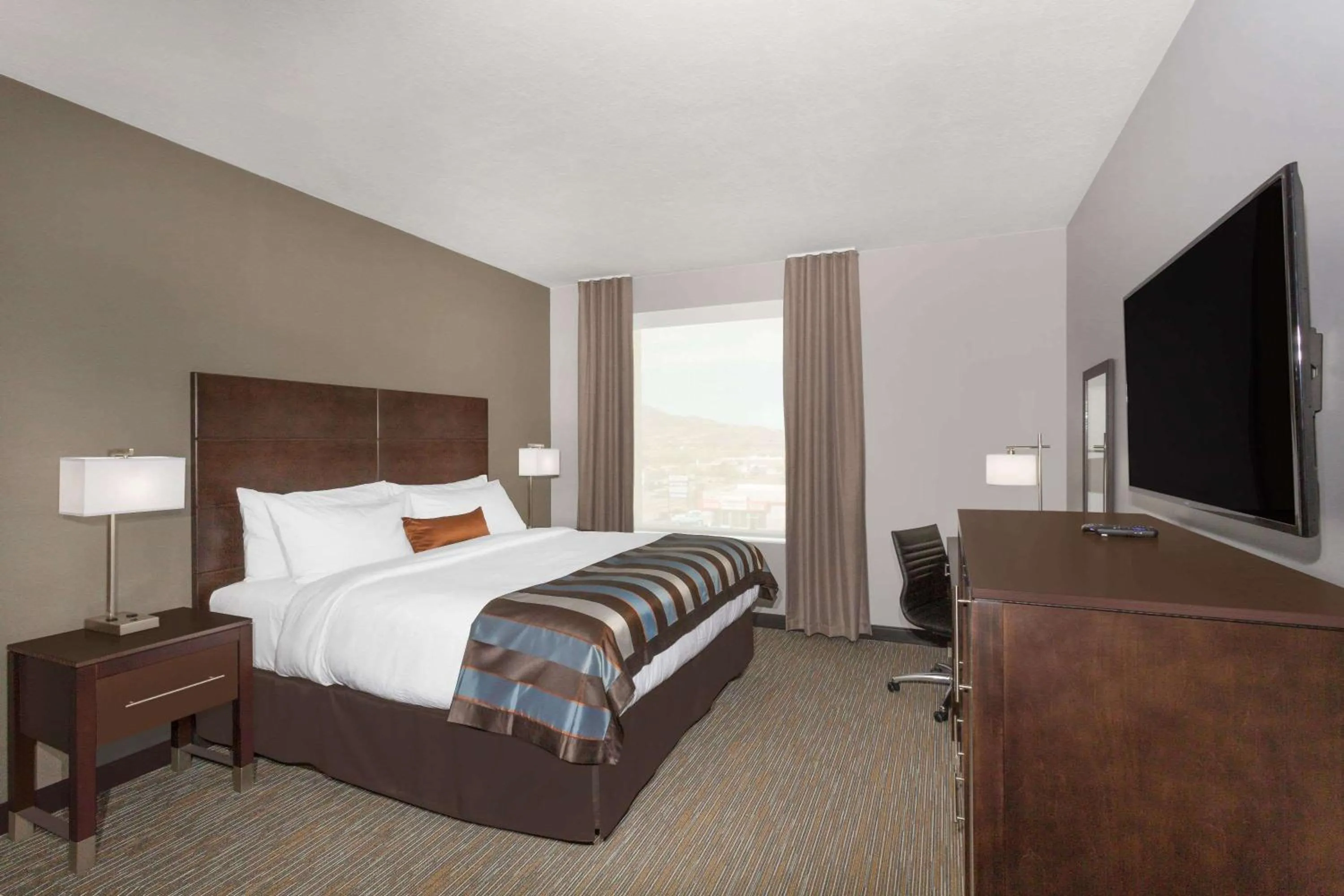 King Room - Non-Smoking in Wingate by Wyndham Hurricane Zion National Park