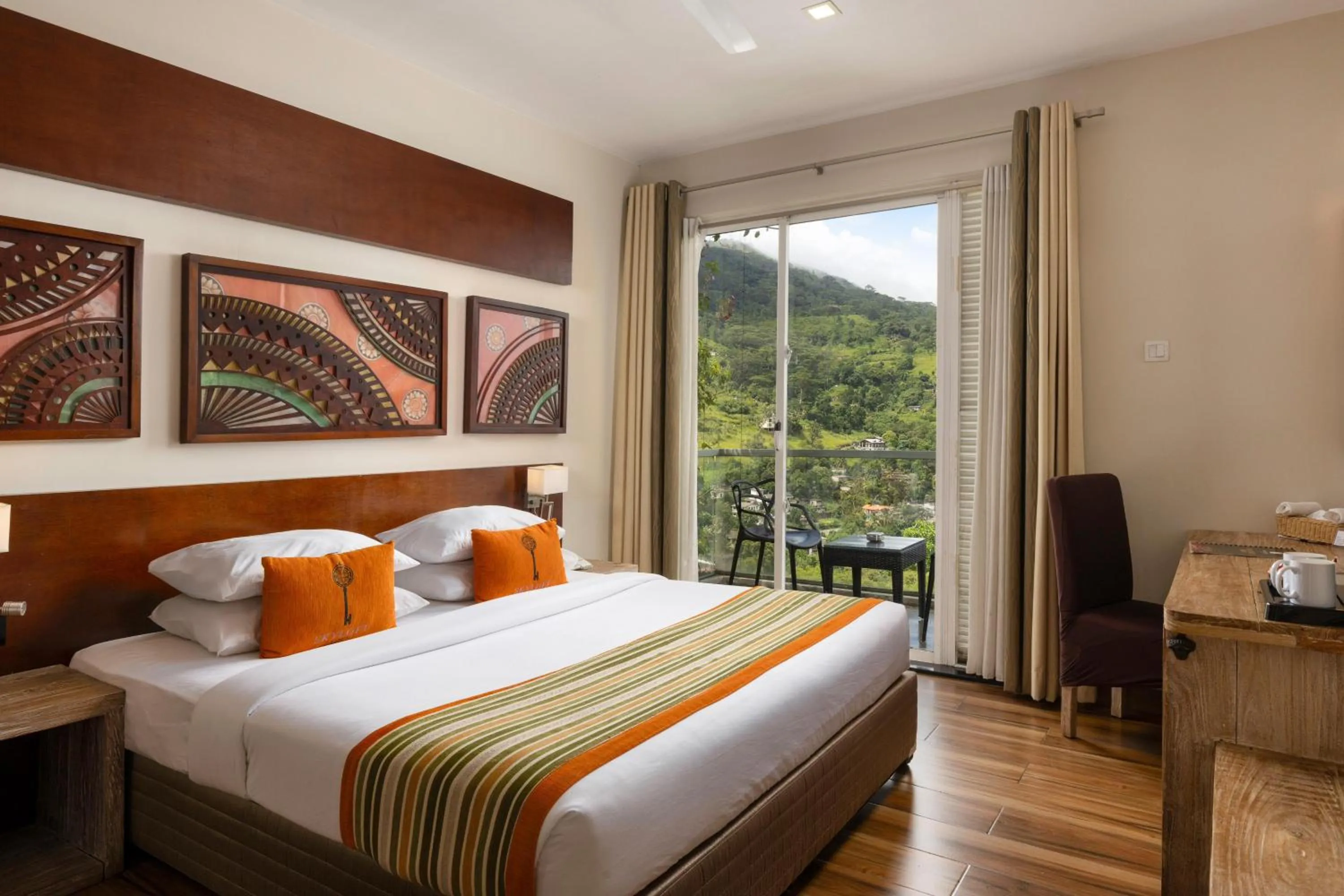 Deluxe Double Room with Mountain View - single occupancy in Skyloft Kandy by Aaradhya