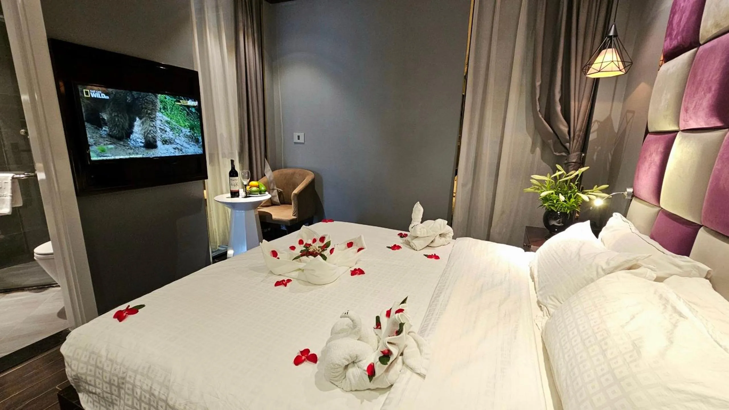 Deluxe Double Room in Hanoi La Storia Hotel