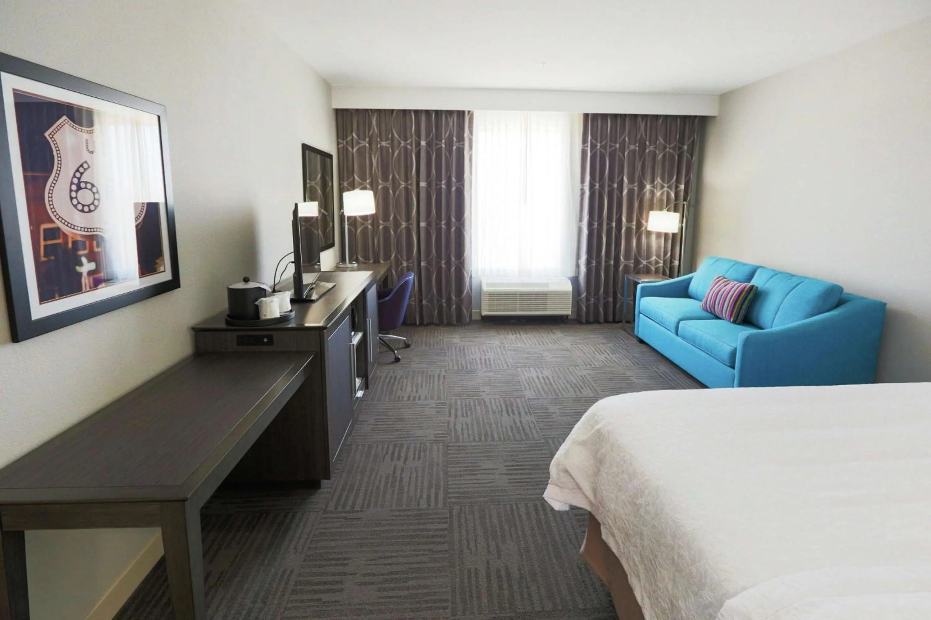 King Room with Sofa Bed - Hearing Accessible/Non-Smoking in Hampton Inn El Reno Ok