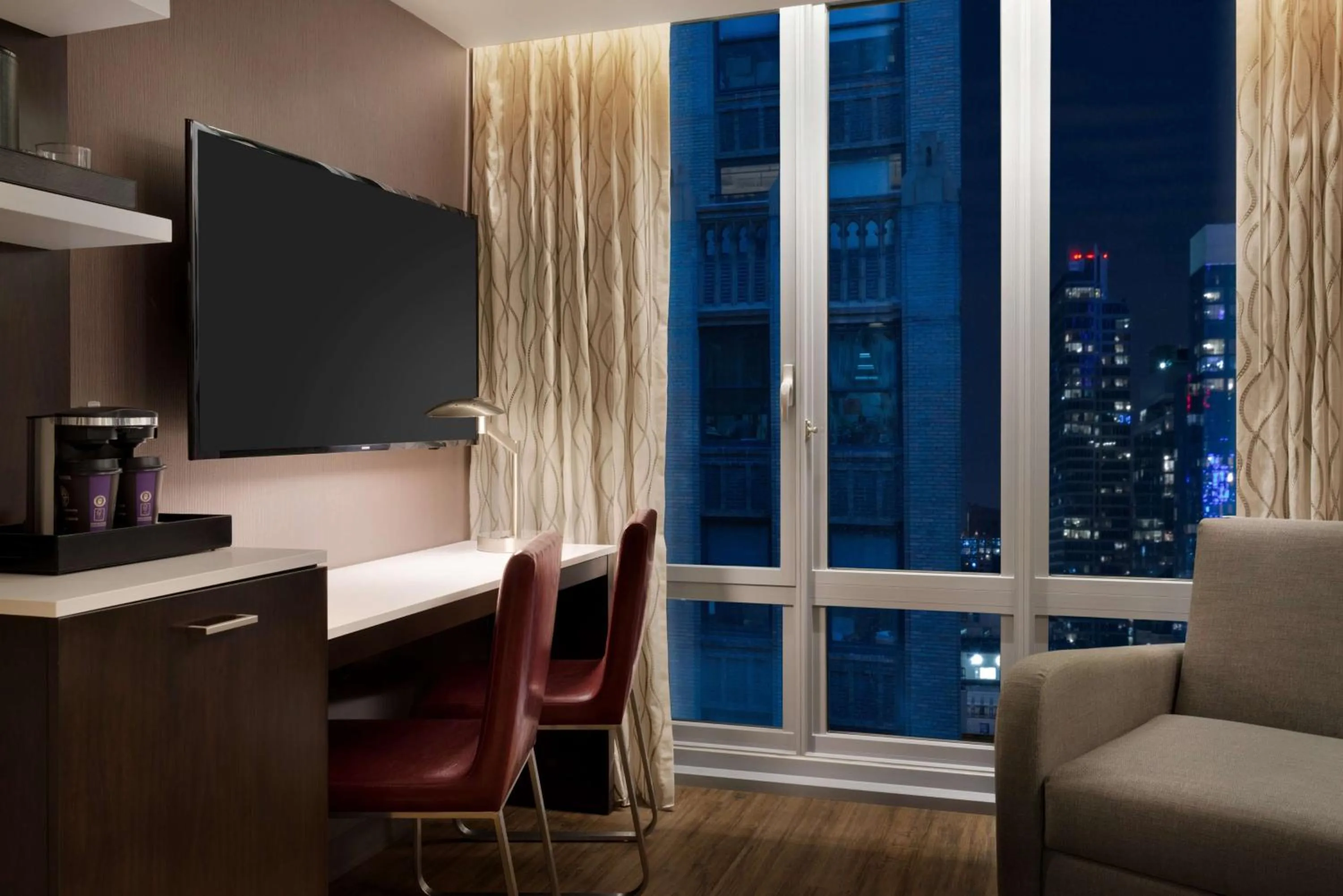 King Room with City View in Embassy Suites By Hilton New York Manhattan Times Square