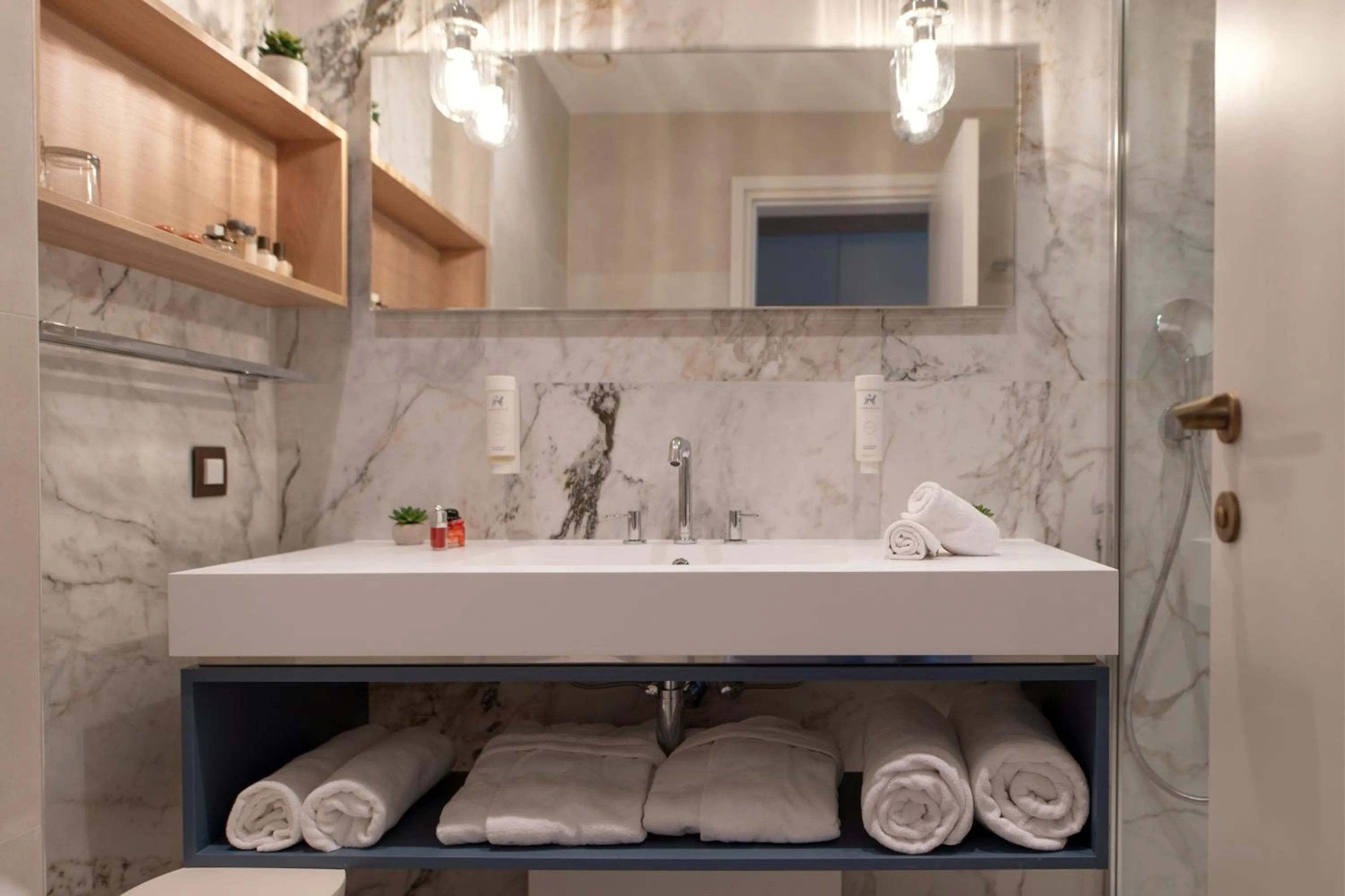 Superior Plus Room with Sea view and Balcony in Hotel Croatia