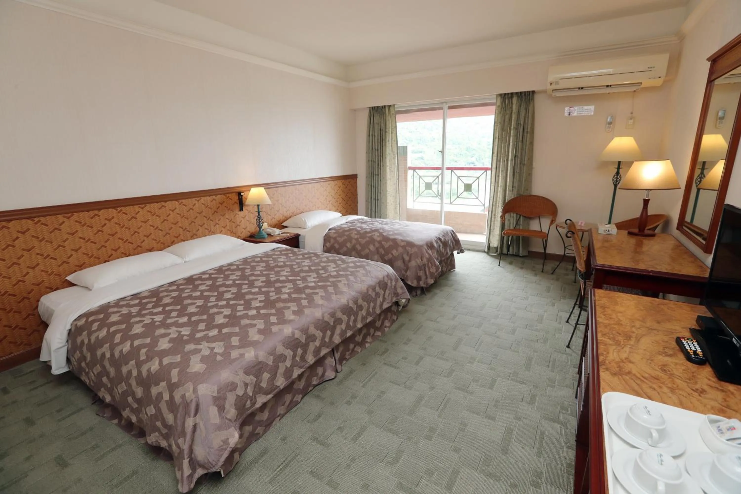 Deluxe Triple Room in Hoya Hotel