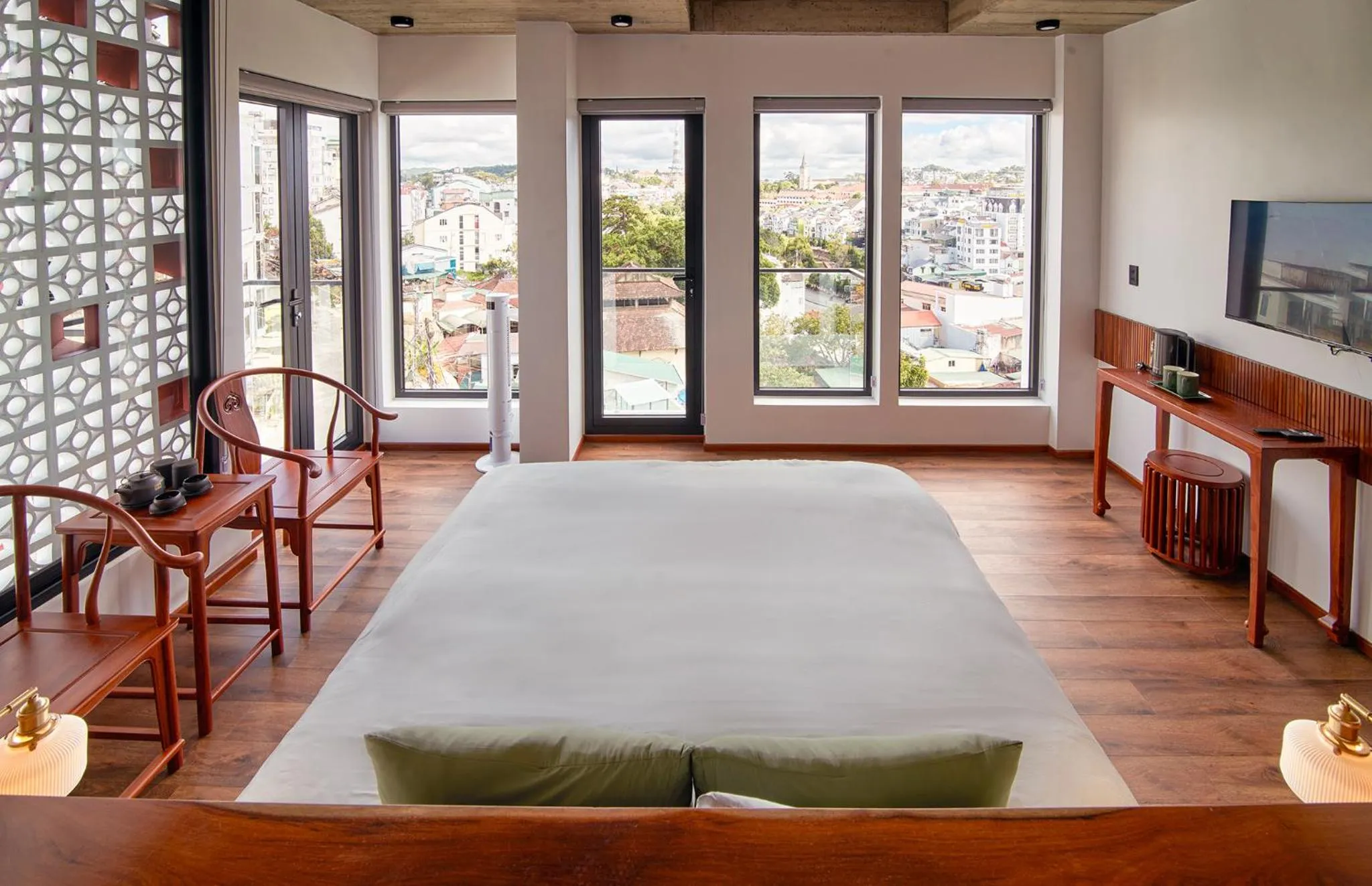 Suite with City View in Pi Boutique Hotel