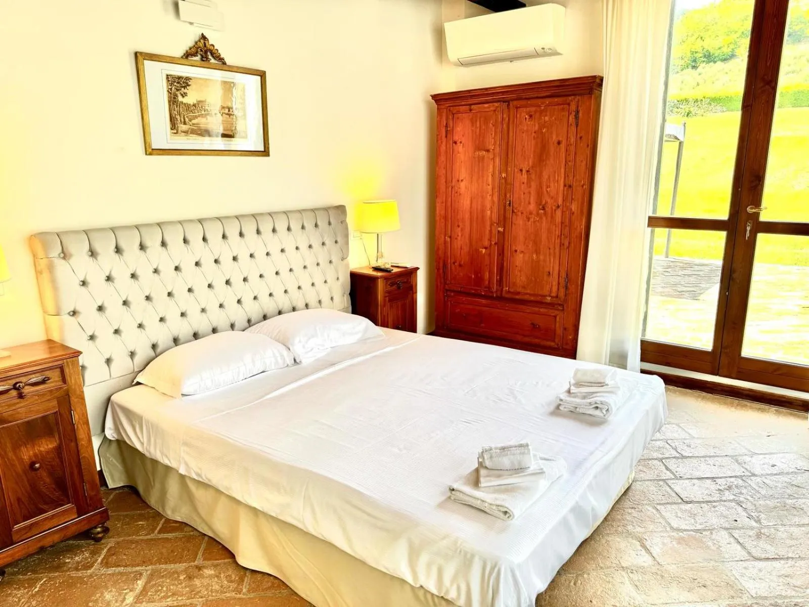Two-Bedroom Suite in BolognaRoomscom - La Quercia