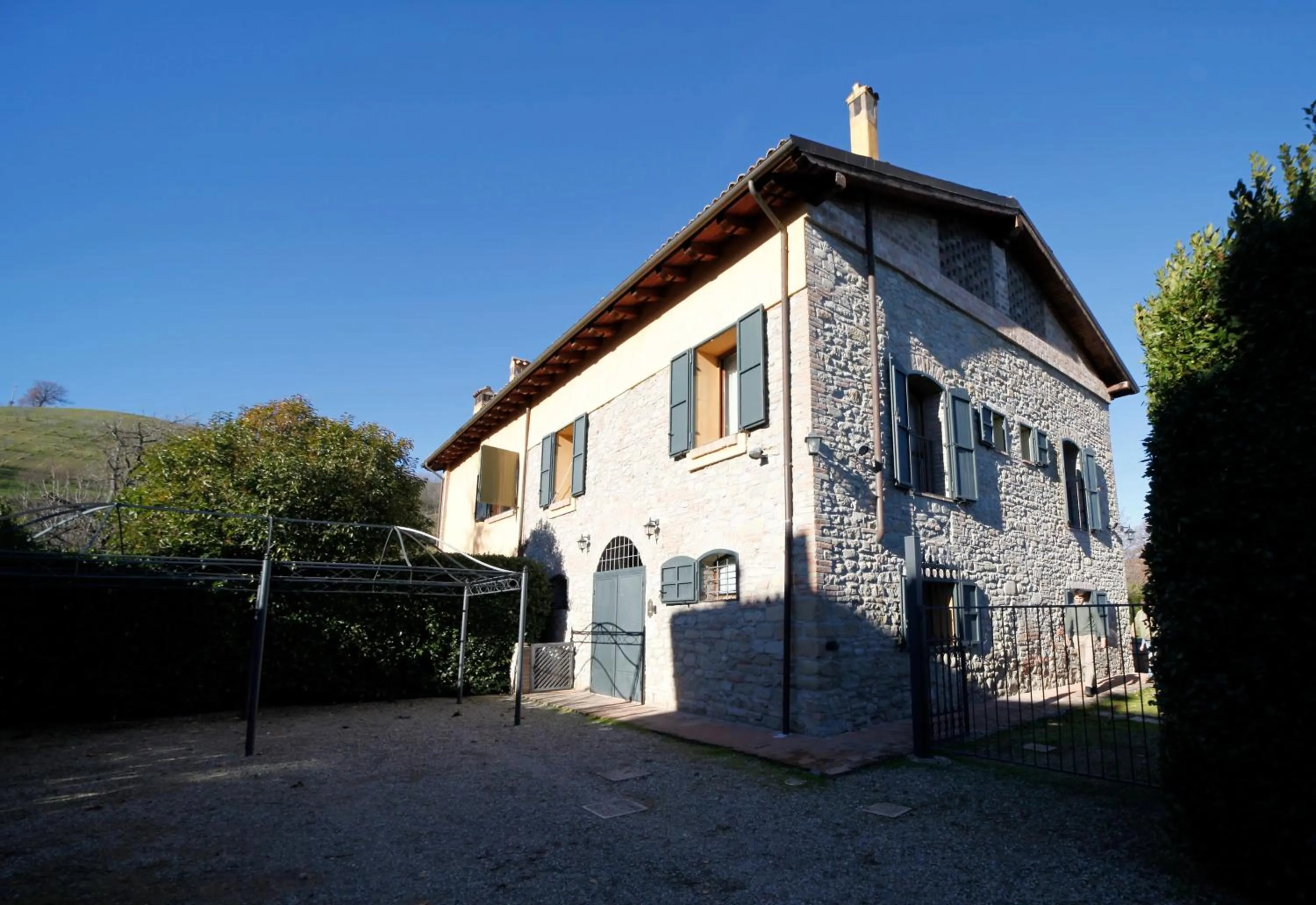 Two-Bedroom Apartment in BolognaRoomscom - La Quercia