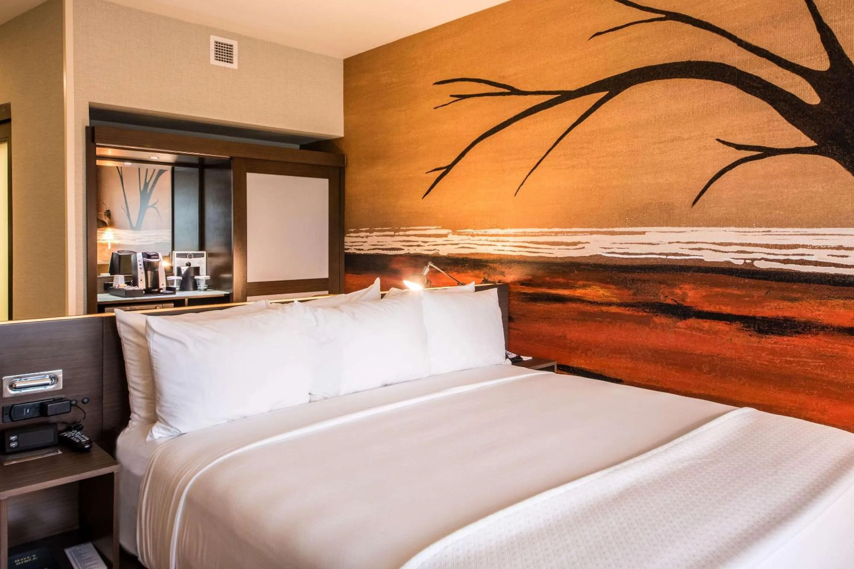 King Suite - Hearing Accessible/Non-Smoking in Cambria Hotel McAllen Convention Center