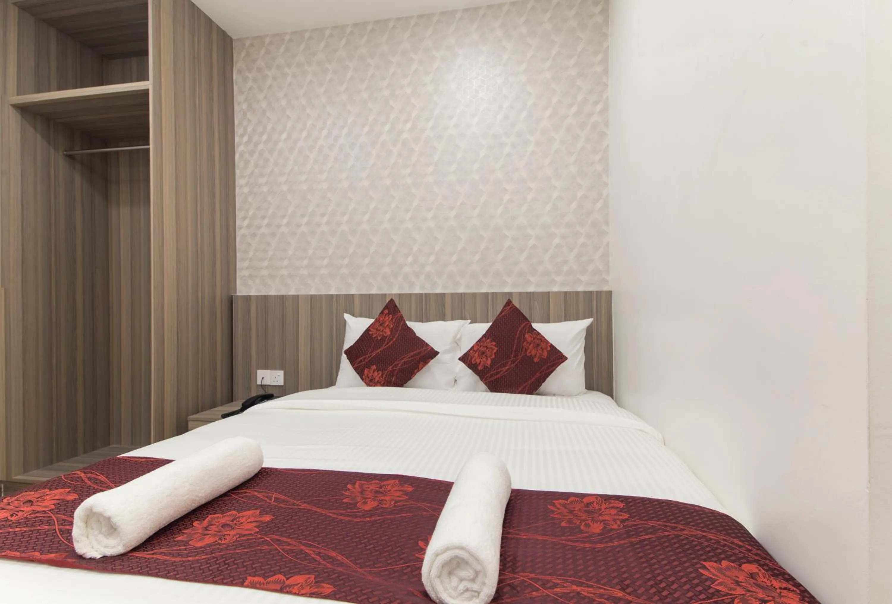 Superior Queen Room in Signature International Hotel China Town