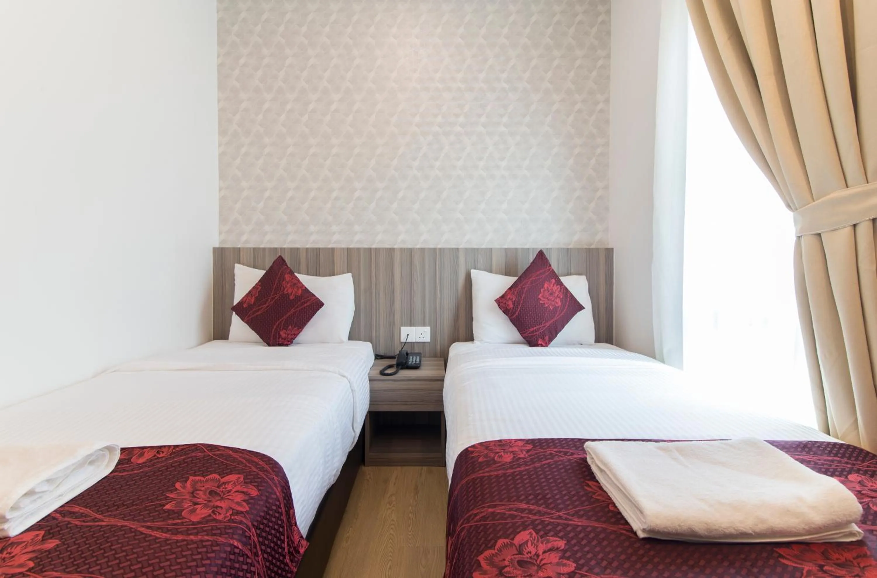 Deluxe Twin Room in Signature International Hotel China Town