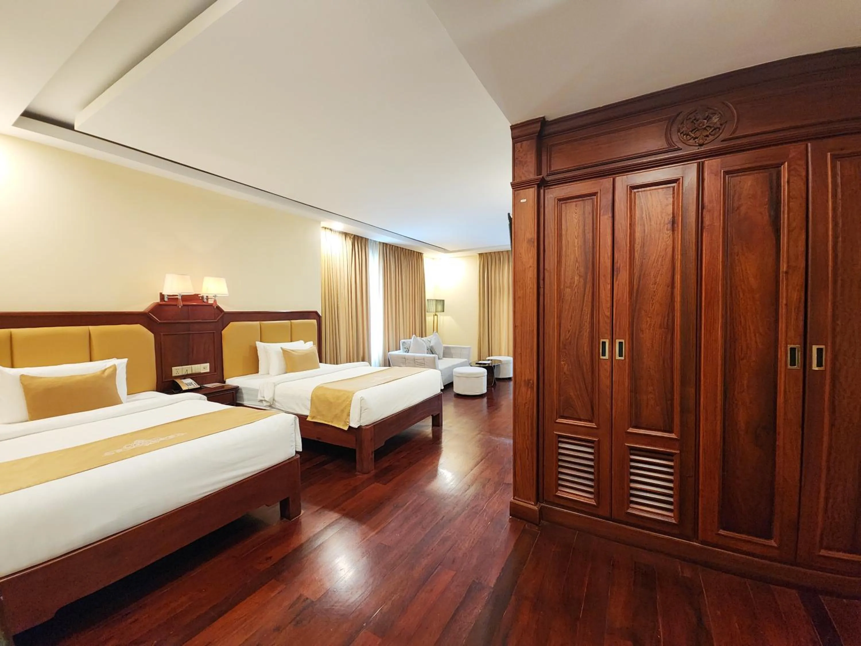 Mekong Suite Twin River View in Lbn Asian Hotel