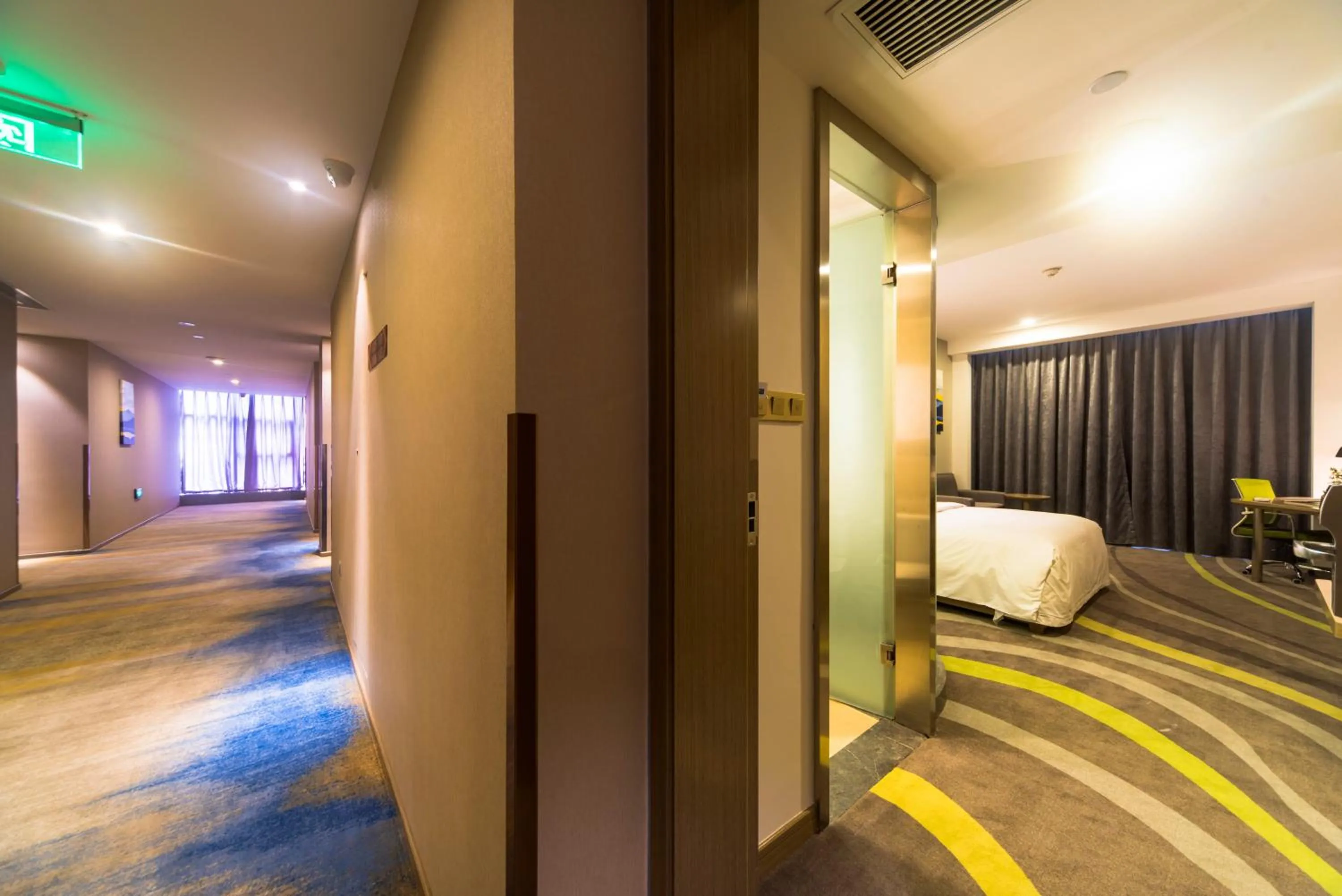 Standard King Room in Holiday Inn Express Chengdu Jinniu by IHG