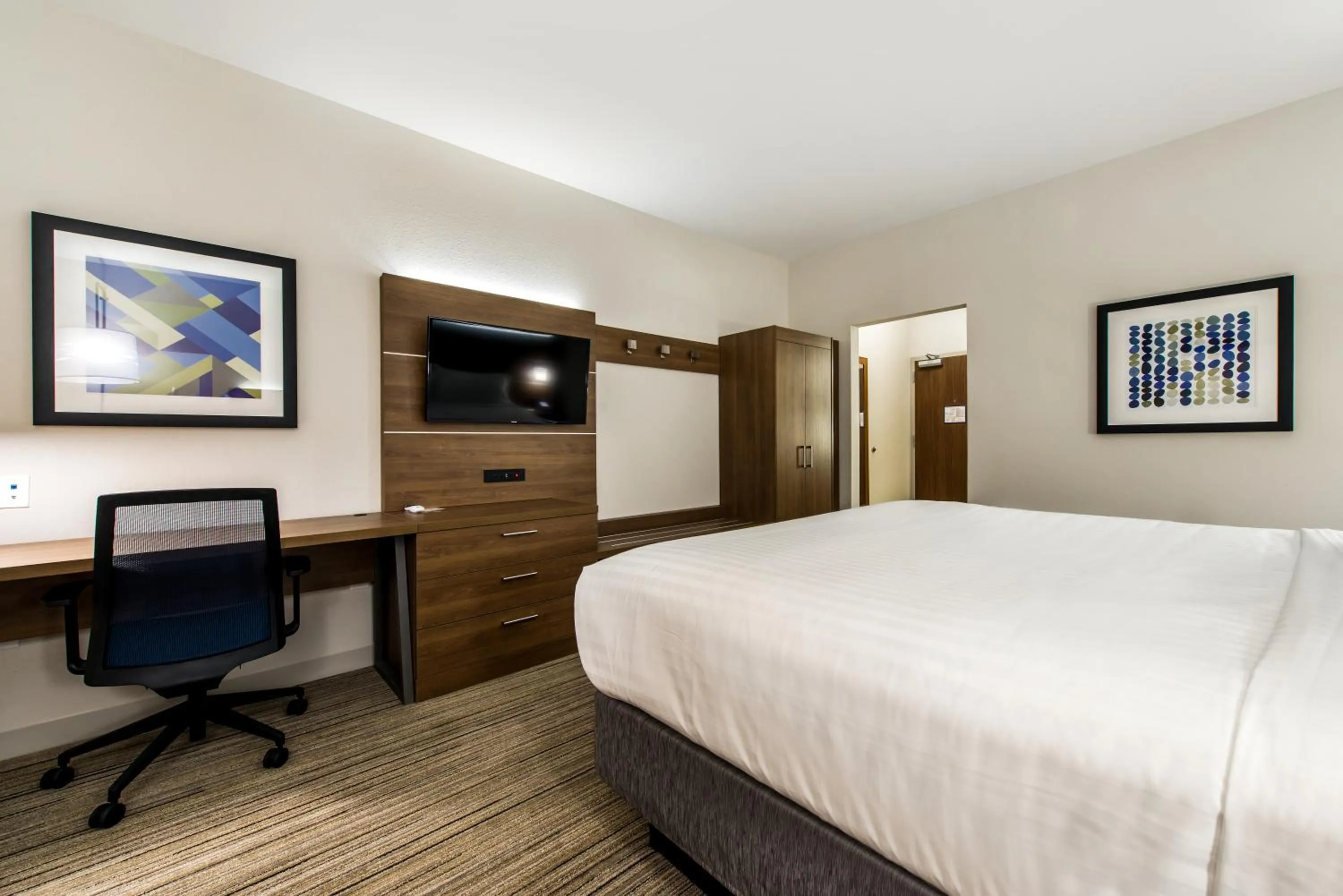 Standard King Room in Holiday Inn Express & Suites - Carrollton West by IHG