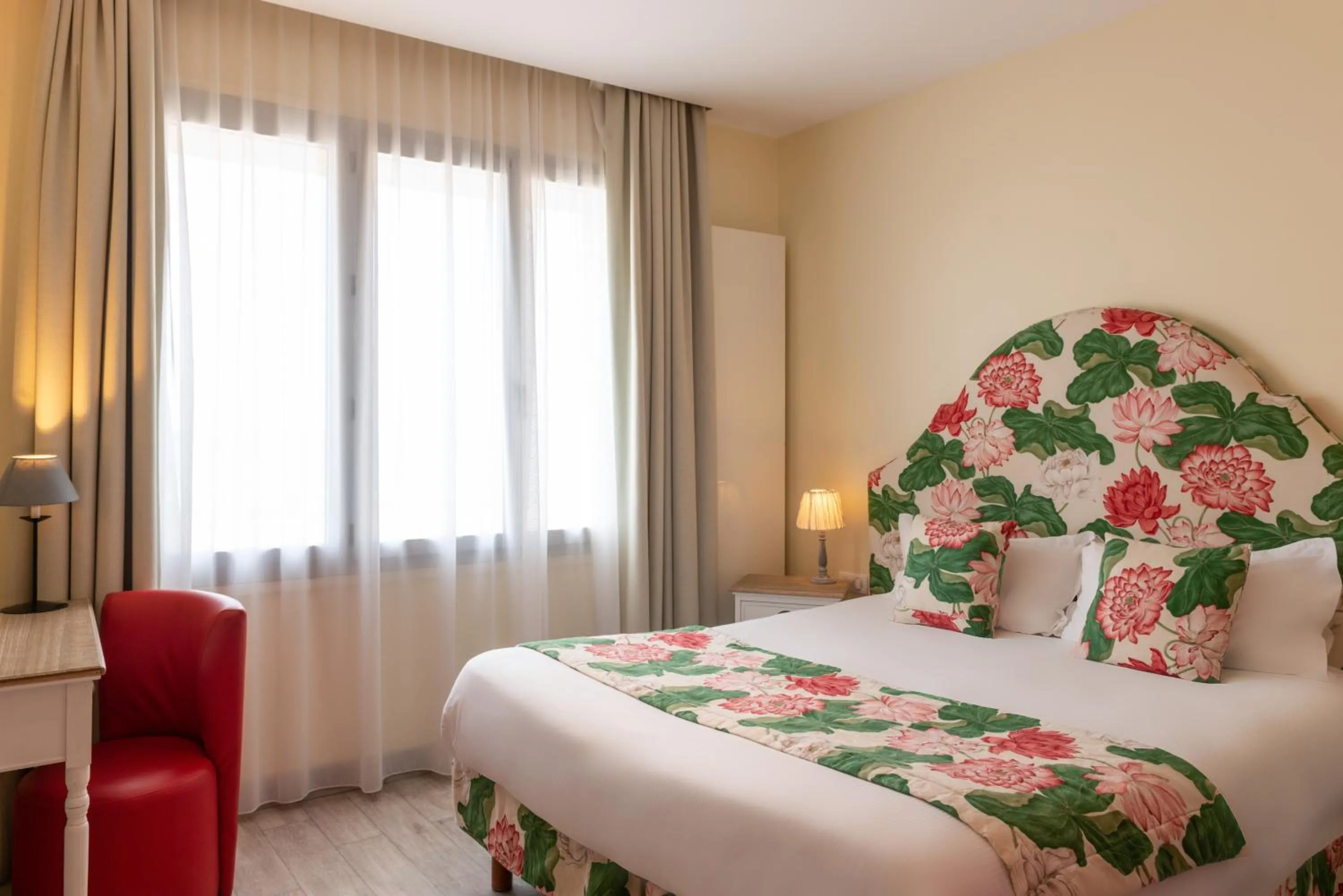 Superior Double Room with Sea View in Hôtel de la Plage
