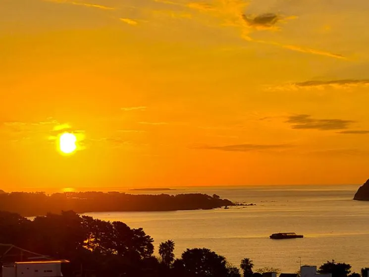 Deluxe Double Room with Partial Sea View in Hotel bridge Seogwipo