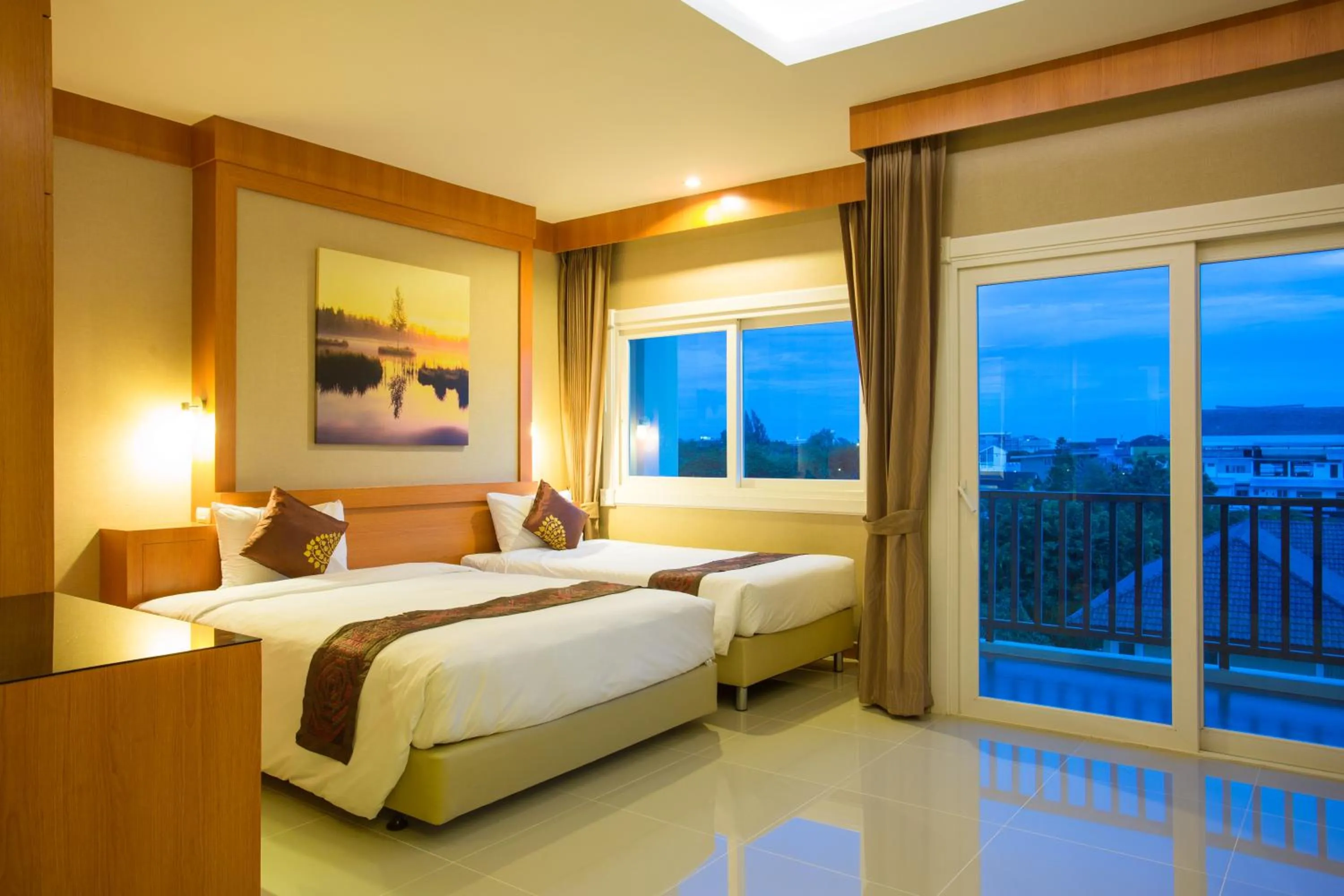 Deluxe Twin Room in Romantic Khon Kaen Hotel