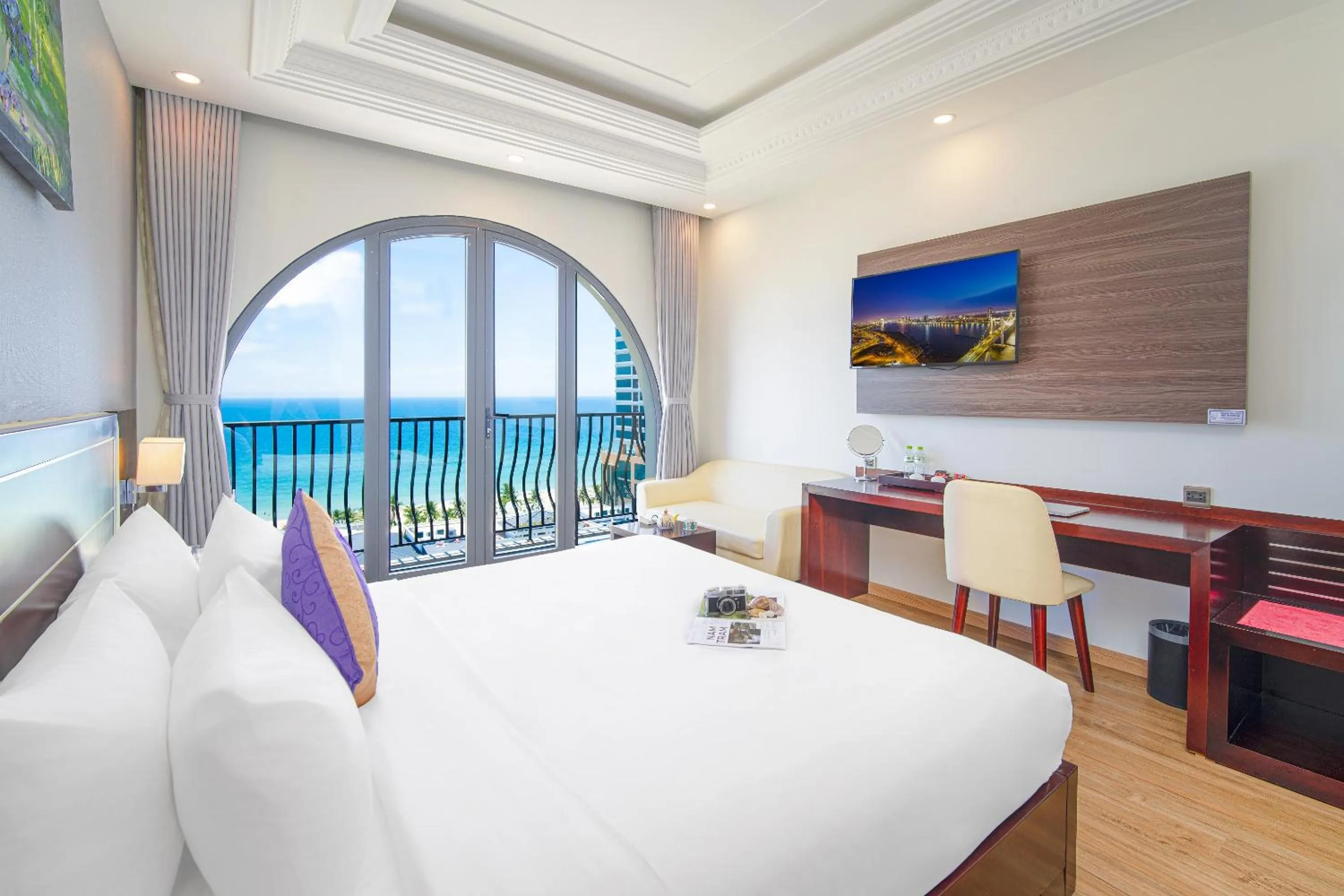 Double Room with Balcony and Sea View in Alani Sea View Hotel