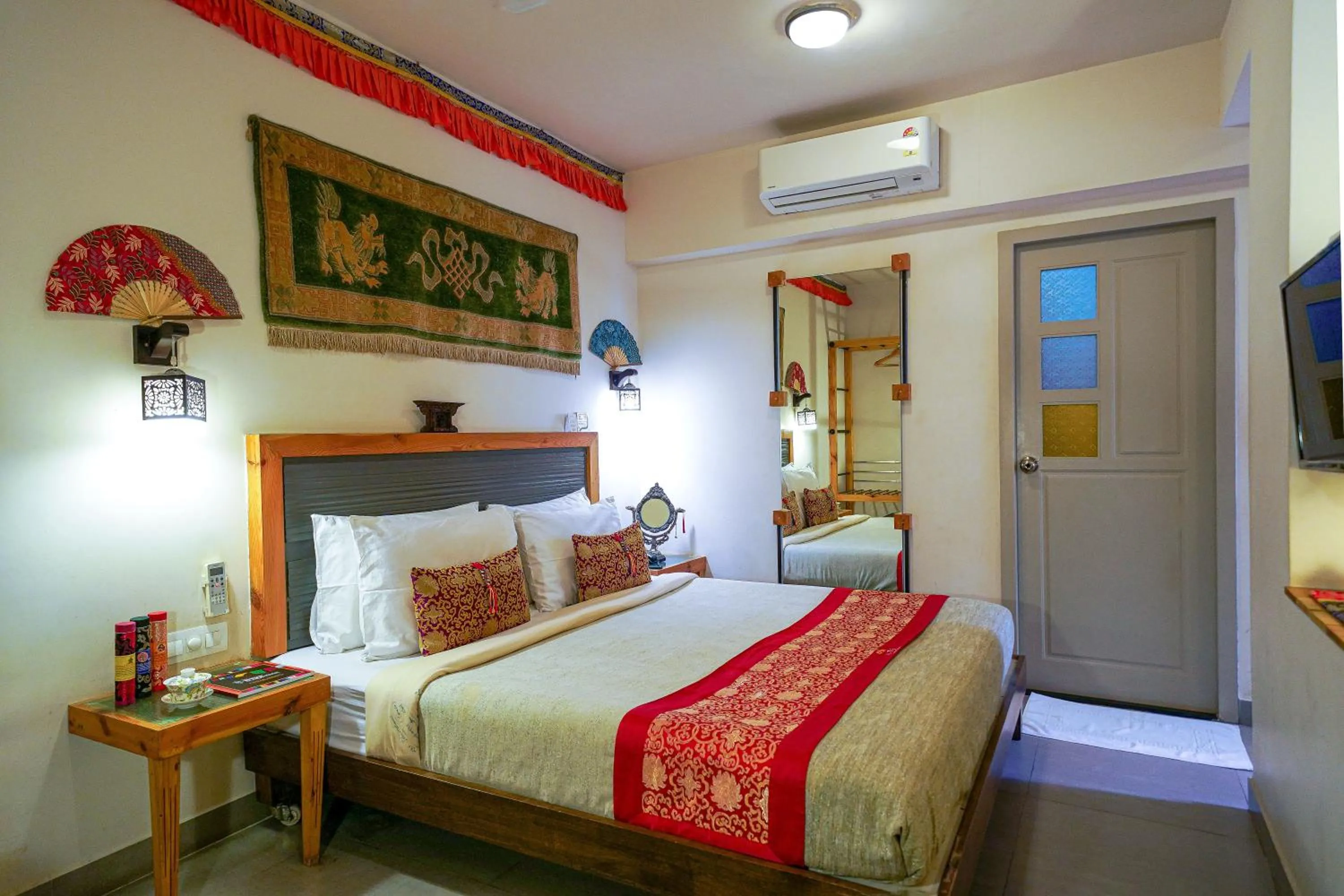 Deluxe Family Room in Open Hotel by Olive - Utse Suites