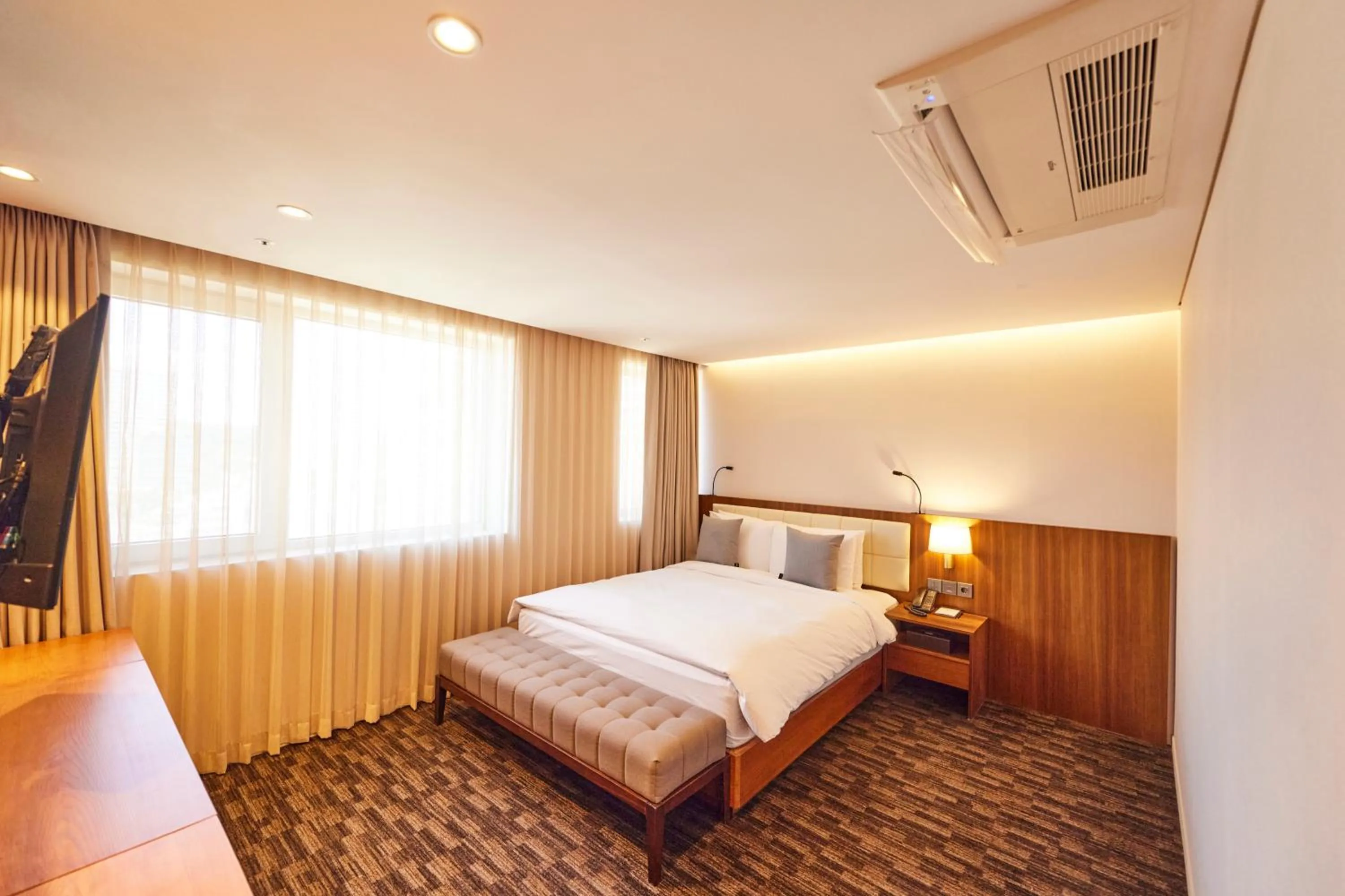 Deluxe Double Room - Disability Access in Hotel Uri&