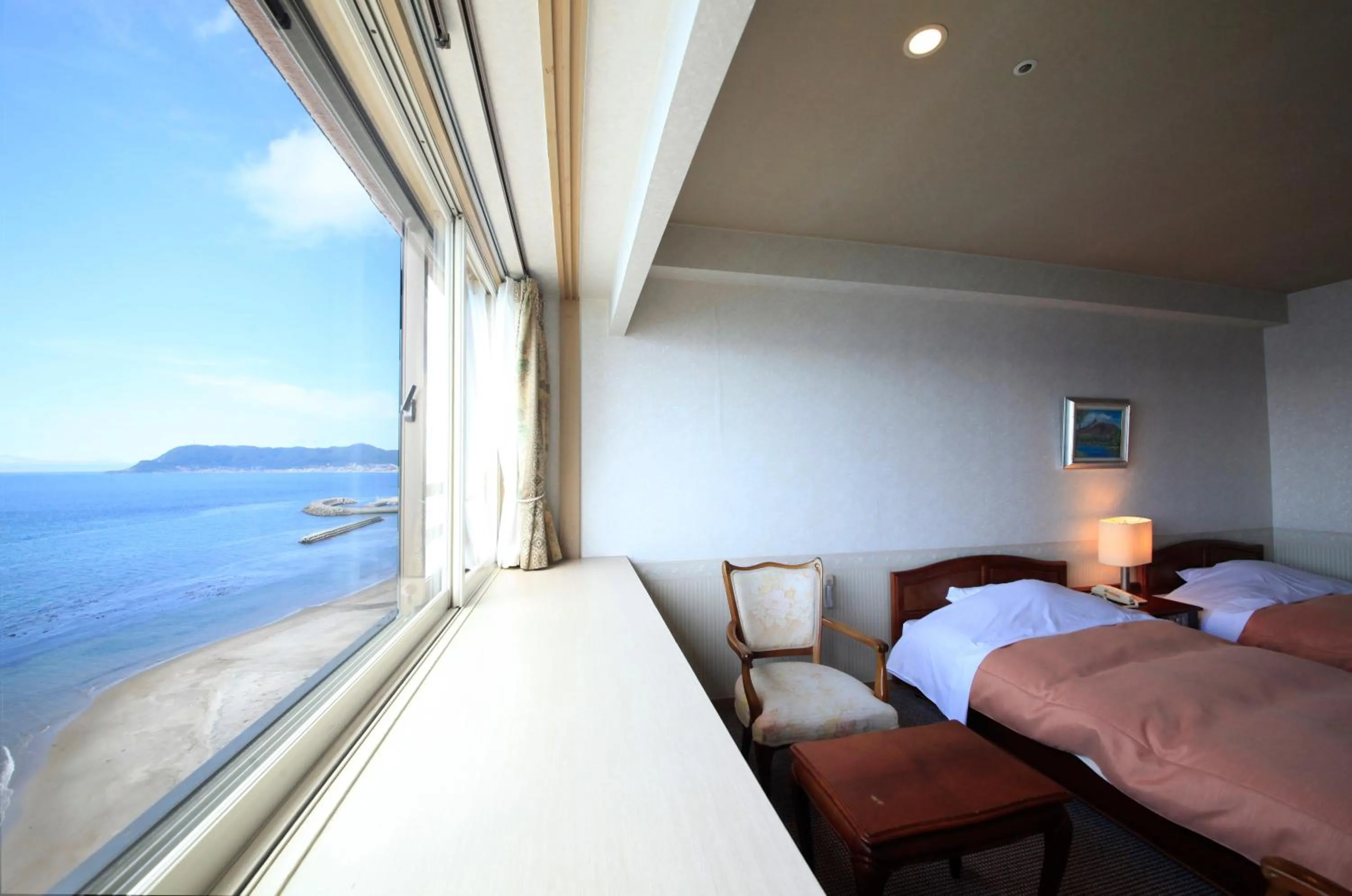 Twin Room with Ocean View in Heiseikan Shiosaitei