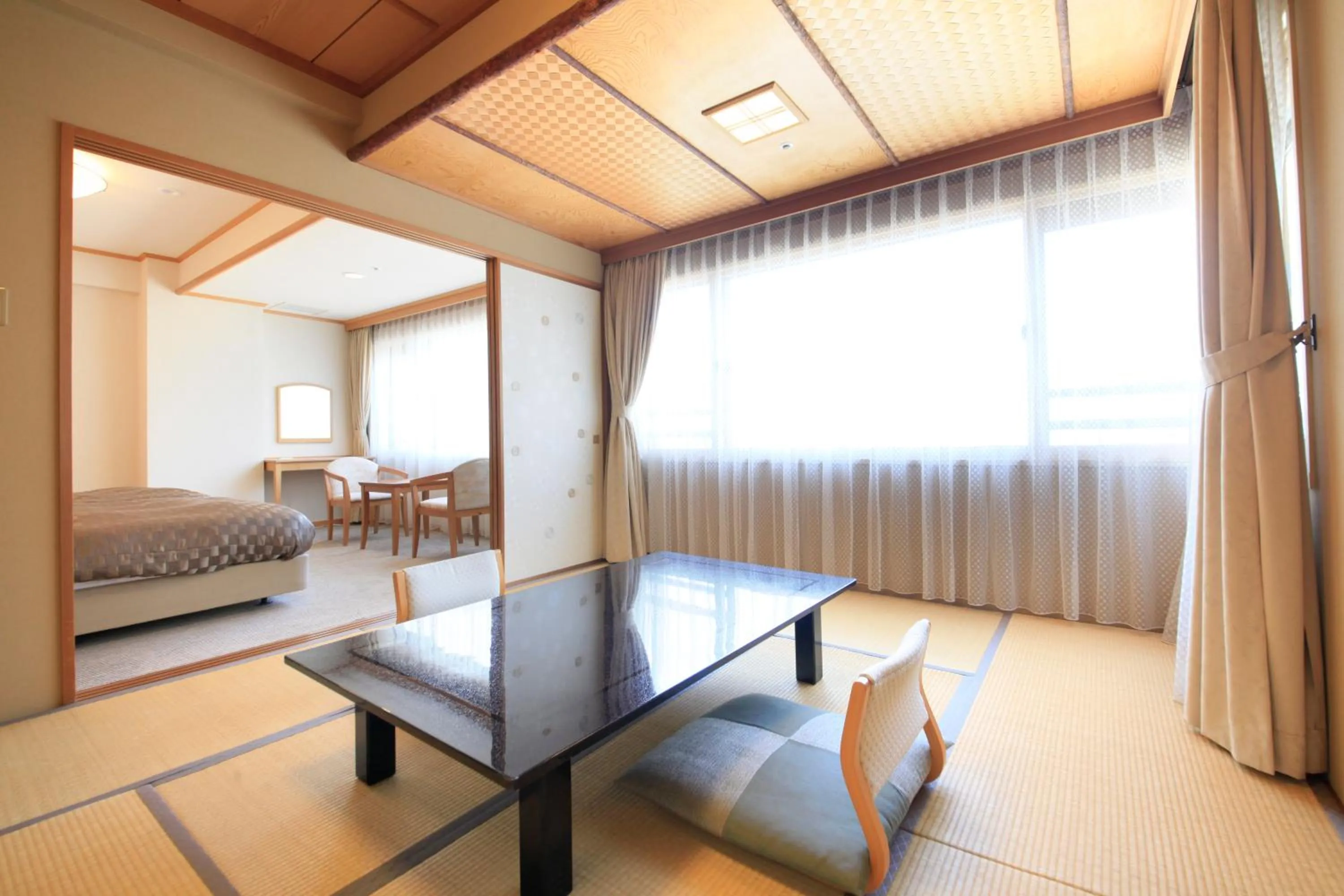Japanese & Western Room with City View in Heiseikan Shiosaitei