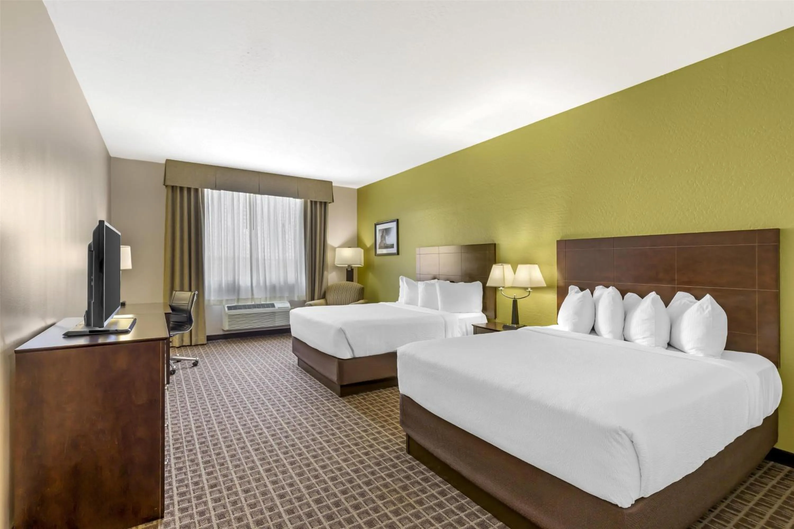 Queen Room with Two Queen Beds - Non-Smoking in Best Western Plus Havre Inn & Suites