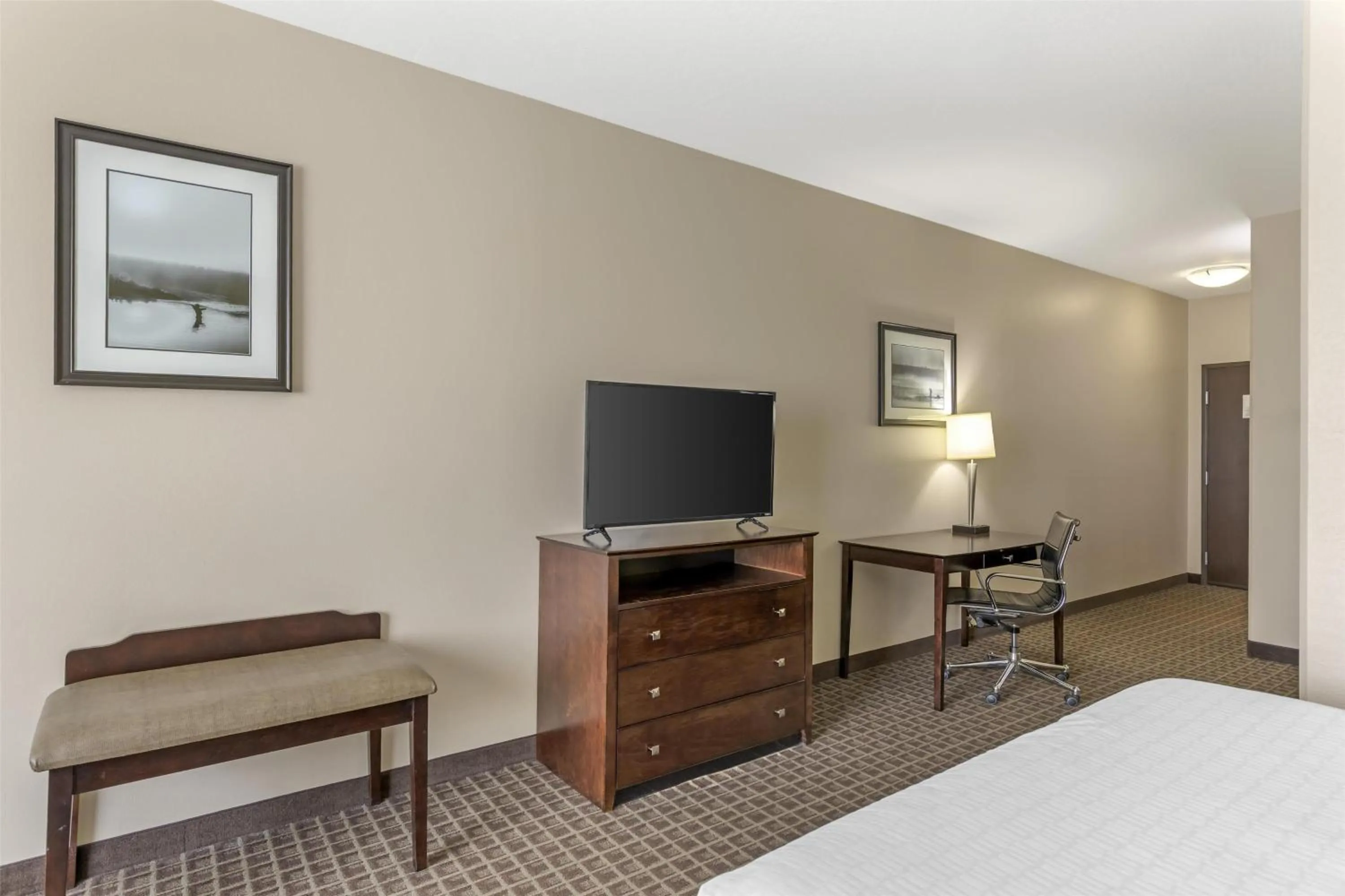 Executive Queen Suite with Two Queen Beds and Sofa Bed - Non-Smoking in Best Western Plus Havre Inn & Suites