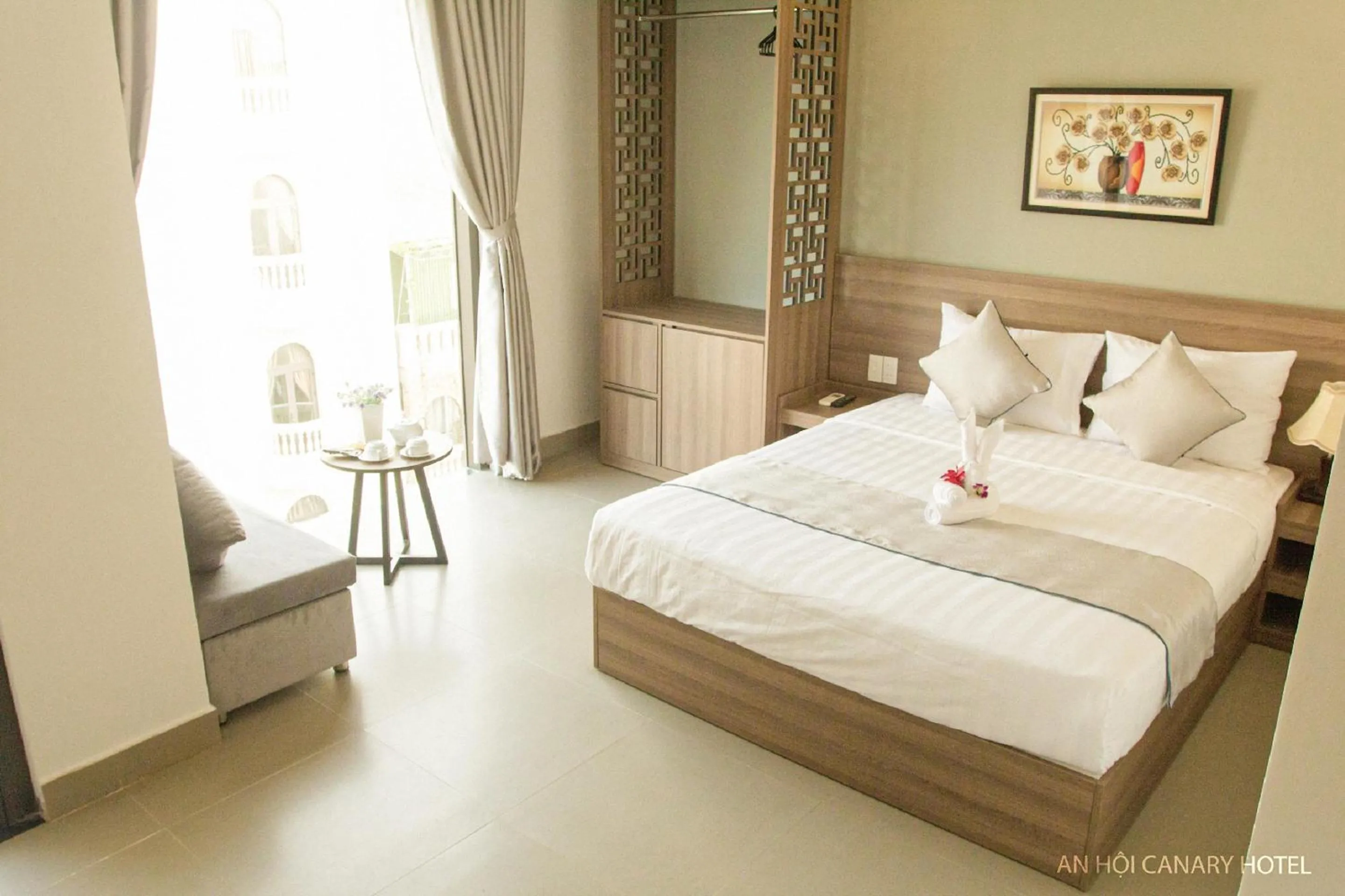 Deluxe Double Room with Balcony in An Hoi Canary Hotel