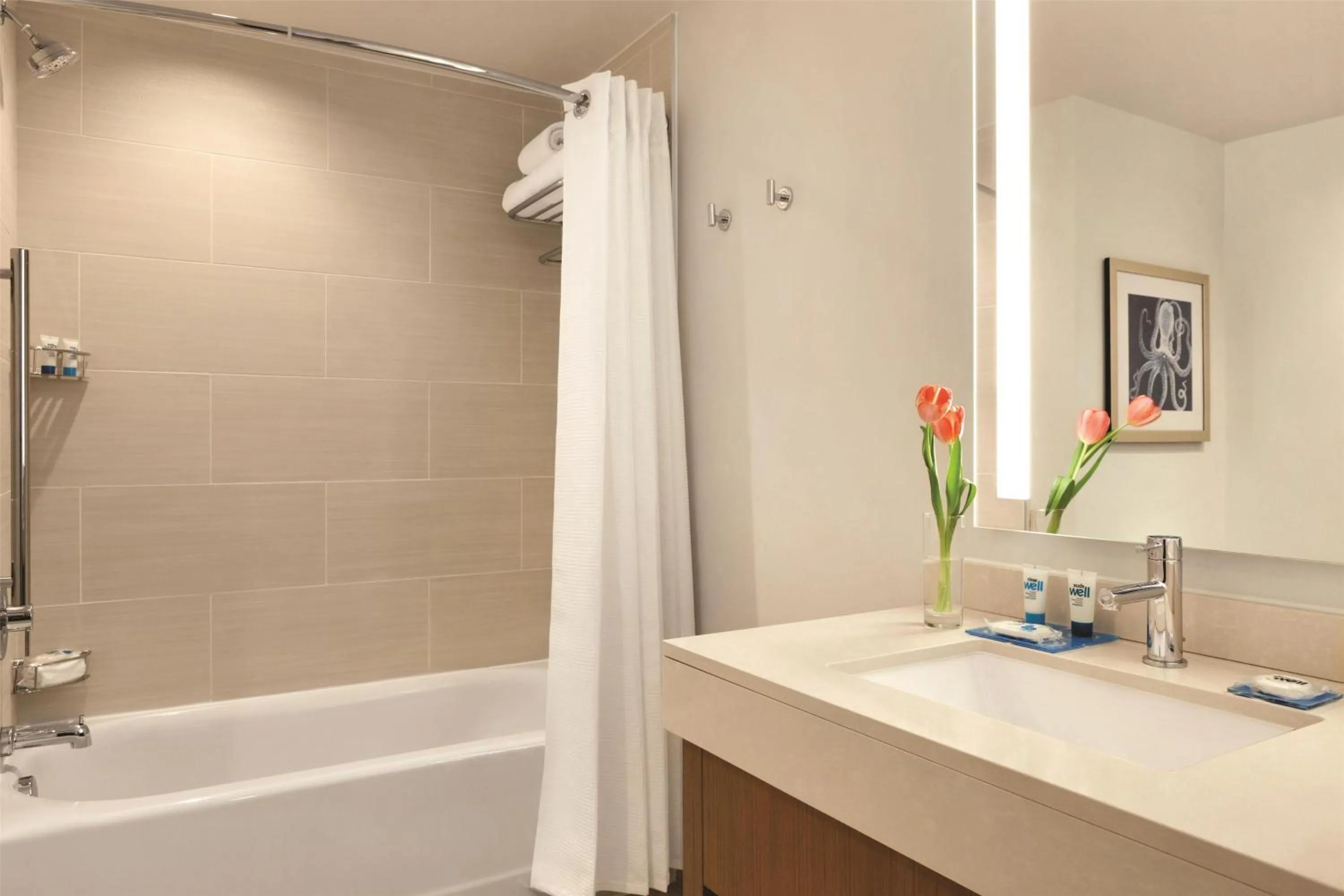 Oceanfront Den Room with Two Queen Beds - High Floor in Hyatt House Virginia Beach / Oceanfront