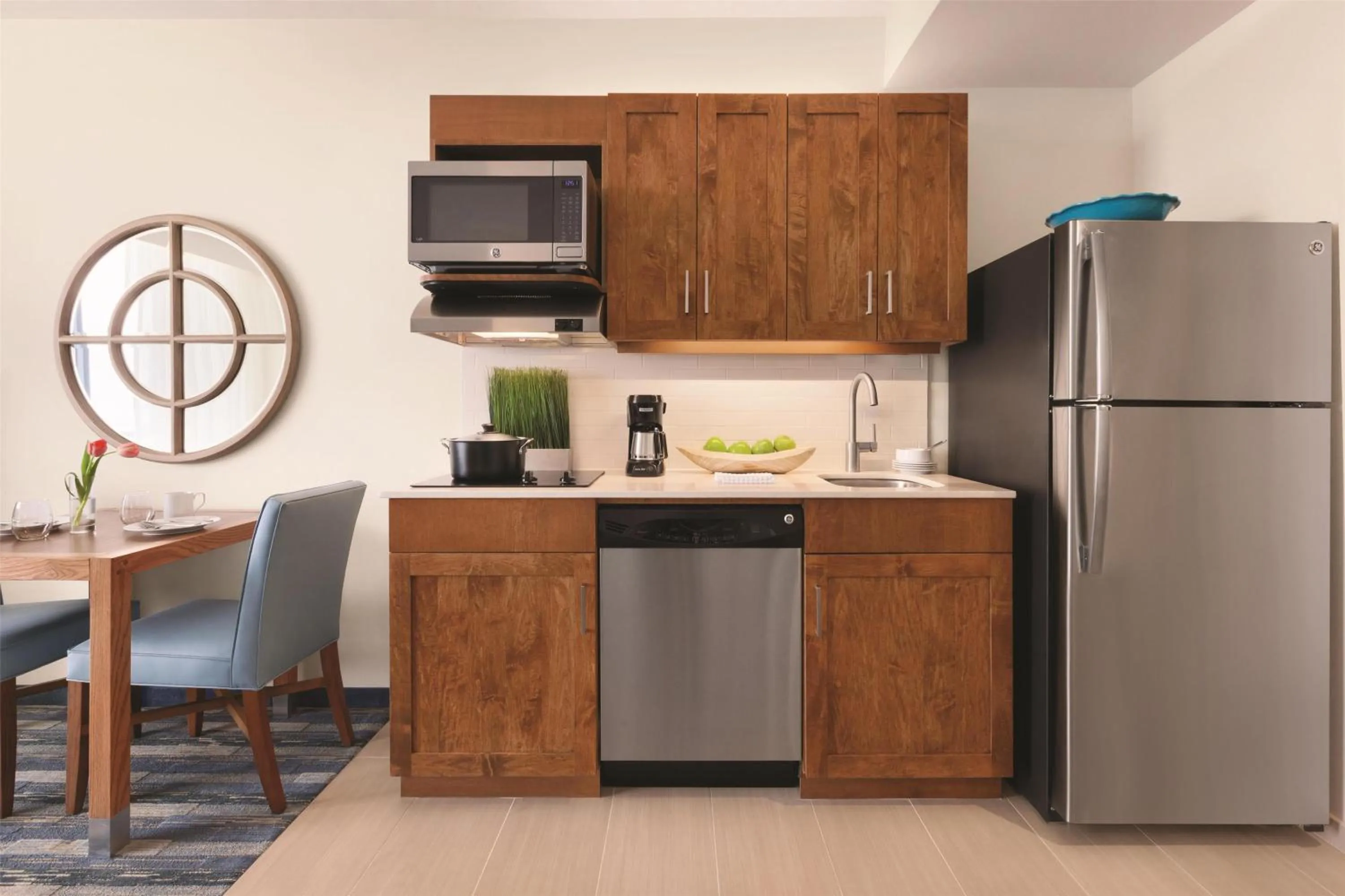 Oceanfront Studio with Two Queen Beds with Sofa Bed and Roll-in Shower - Disability Access in Hyatt House Virginia Beach / Oceanfront