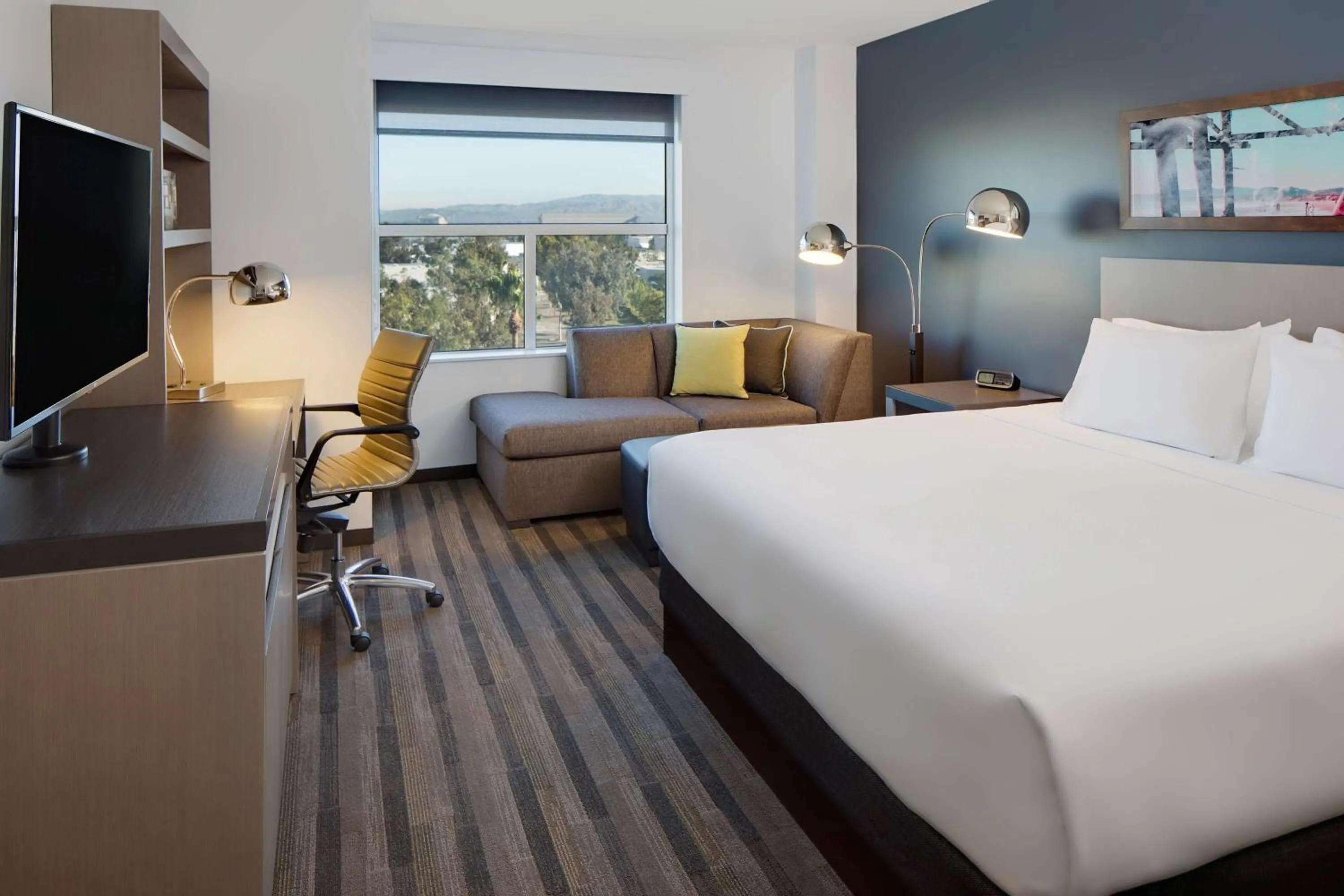 King Room in Hyatt House Irvine/John Wayne Airport