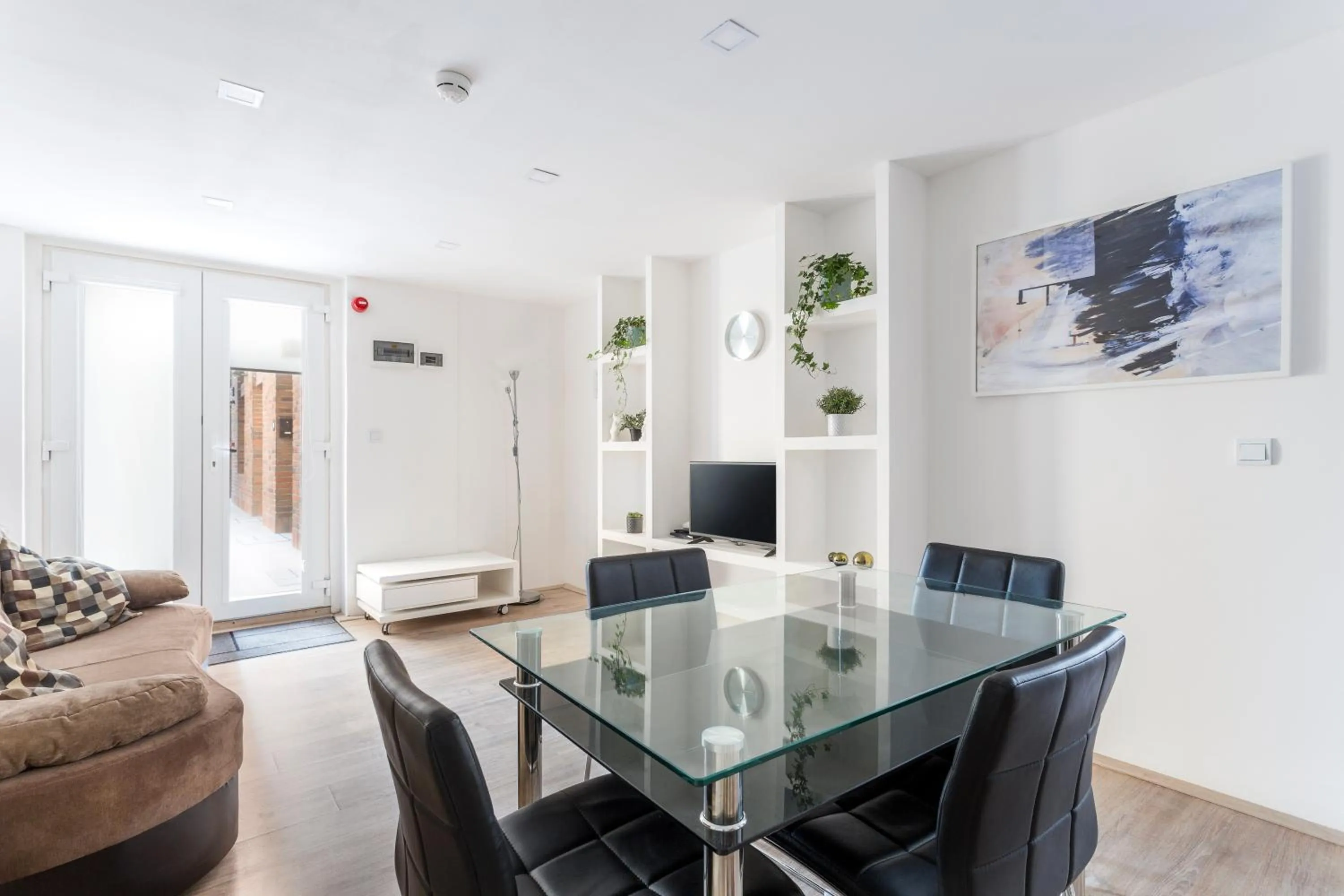 Superior Suite - single occupancy in Hotel Mika Downtown