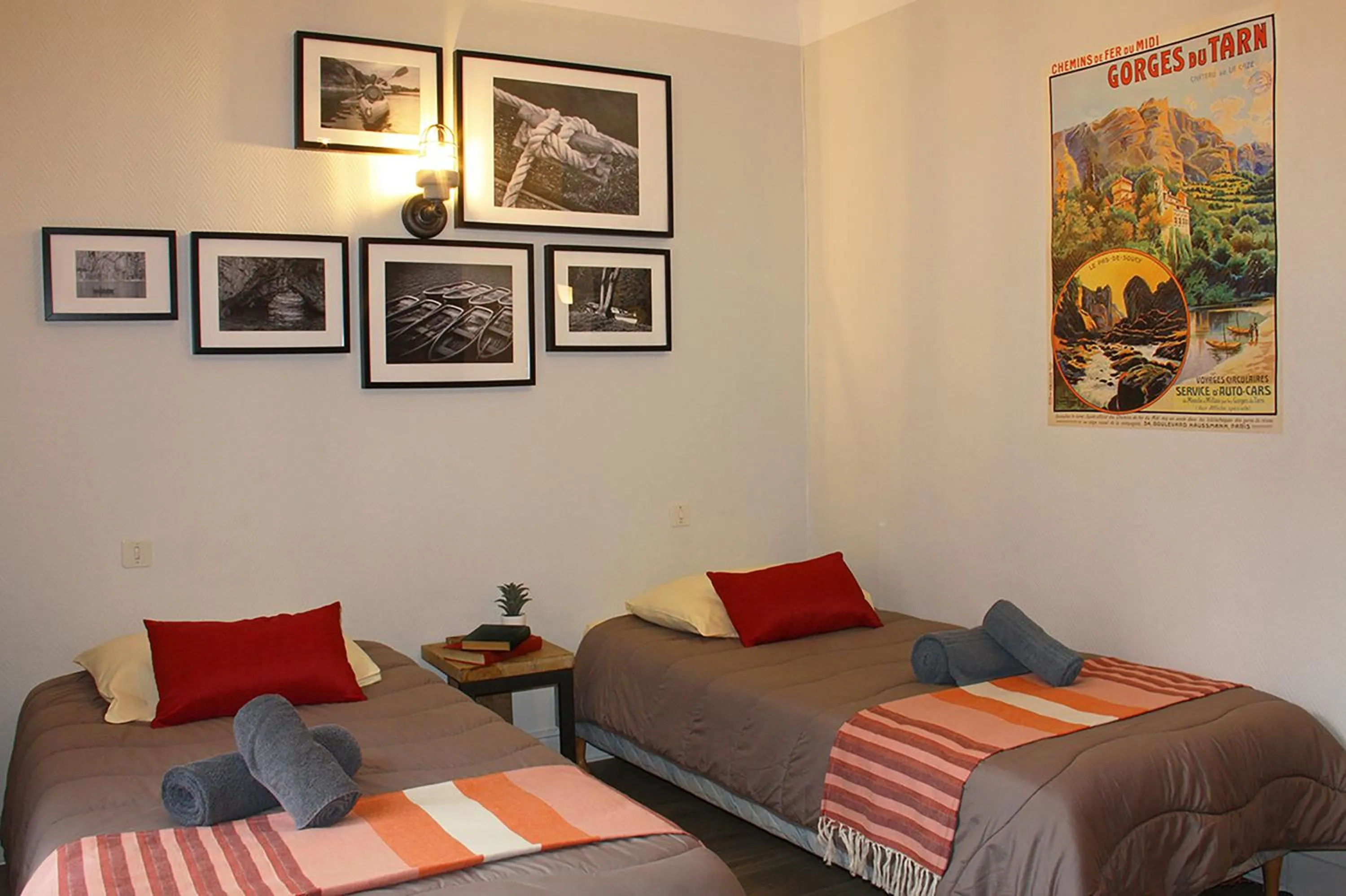 Twin Room in Hôtel des Bateliers