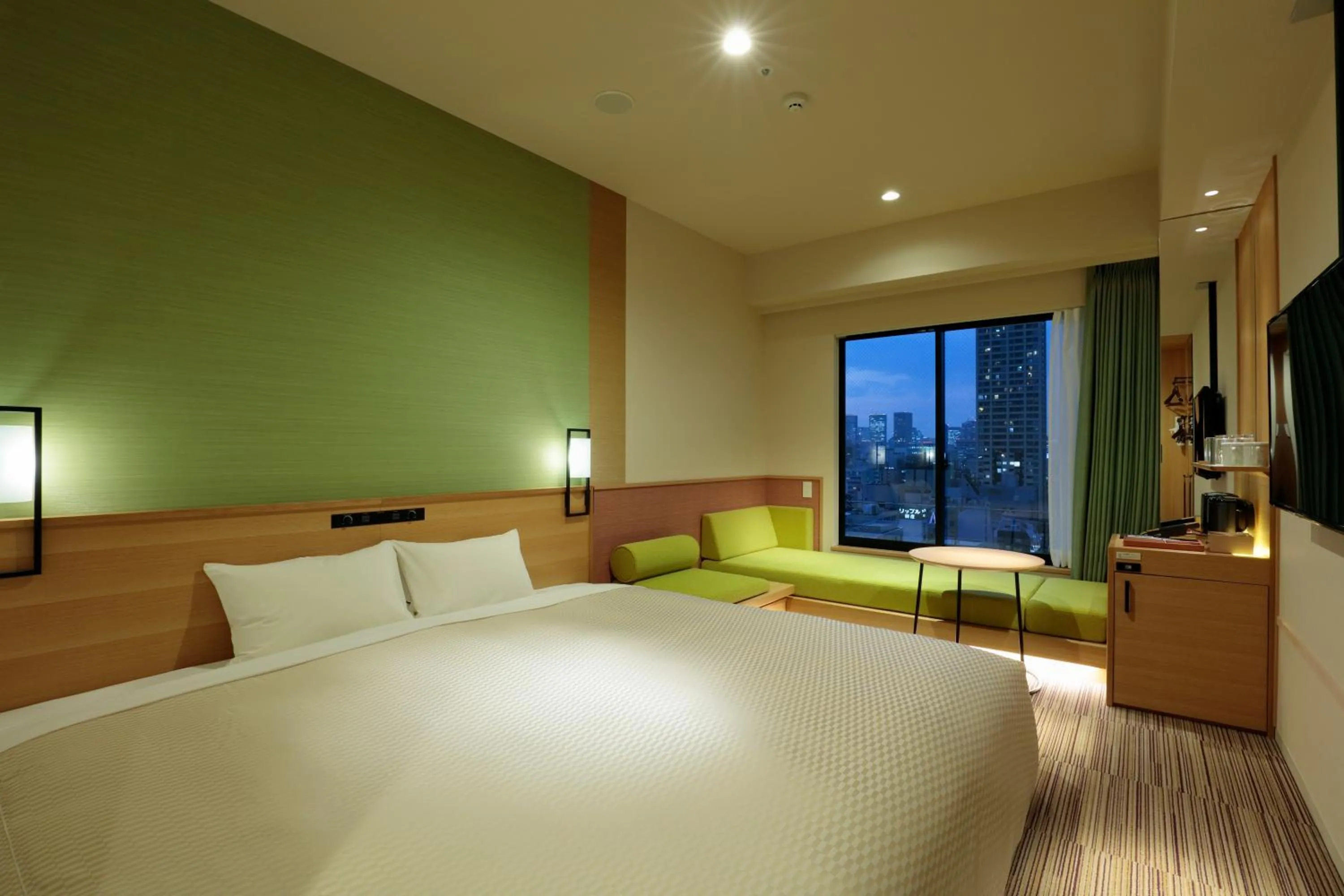 Executive Deluxe King Room with Sofa Bed and City View - Non Smoking in Candeo Hotels Osaka Namba