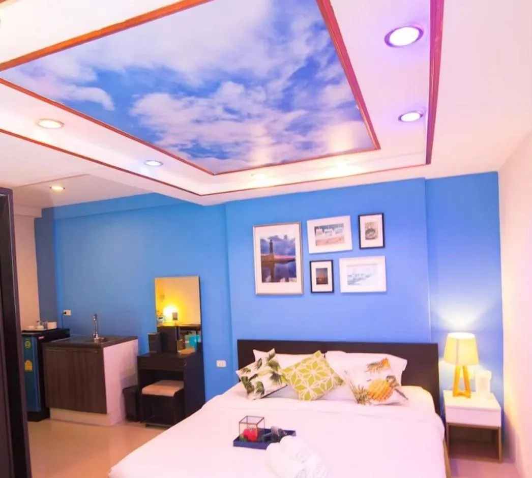 Deluxe Suite with Bath - single occupancy in Pace Residence Pattaya