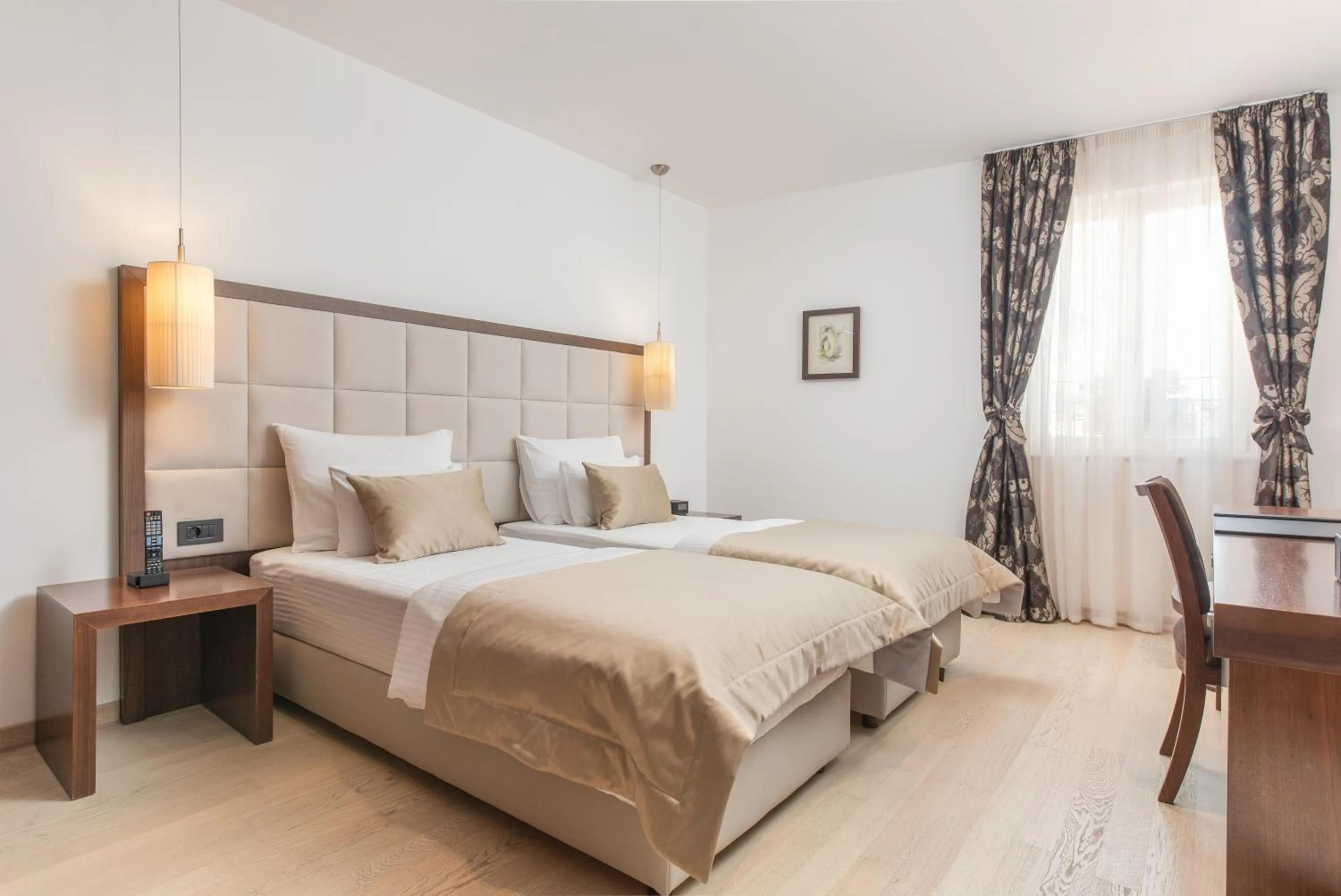 Deluxe Double or Twin Room in Marmont Heritage Hotel