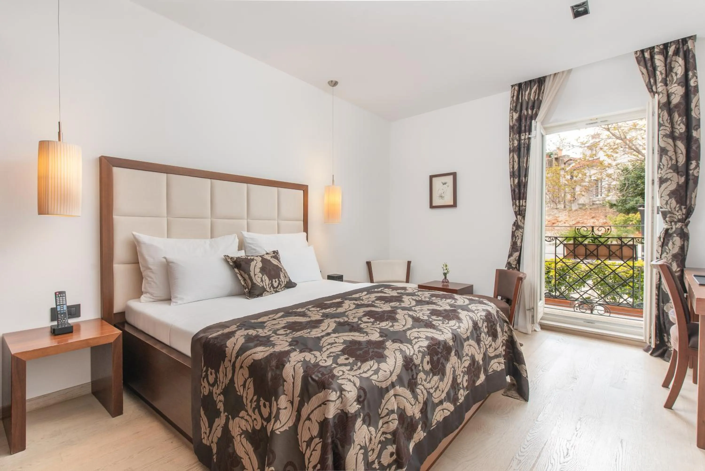 Superior Double Room in Marmont Heritage Hotel