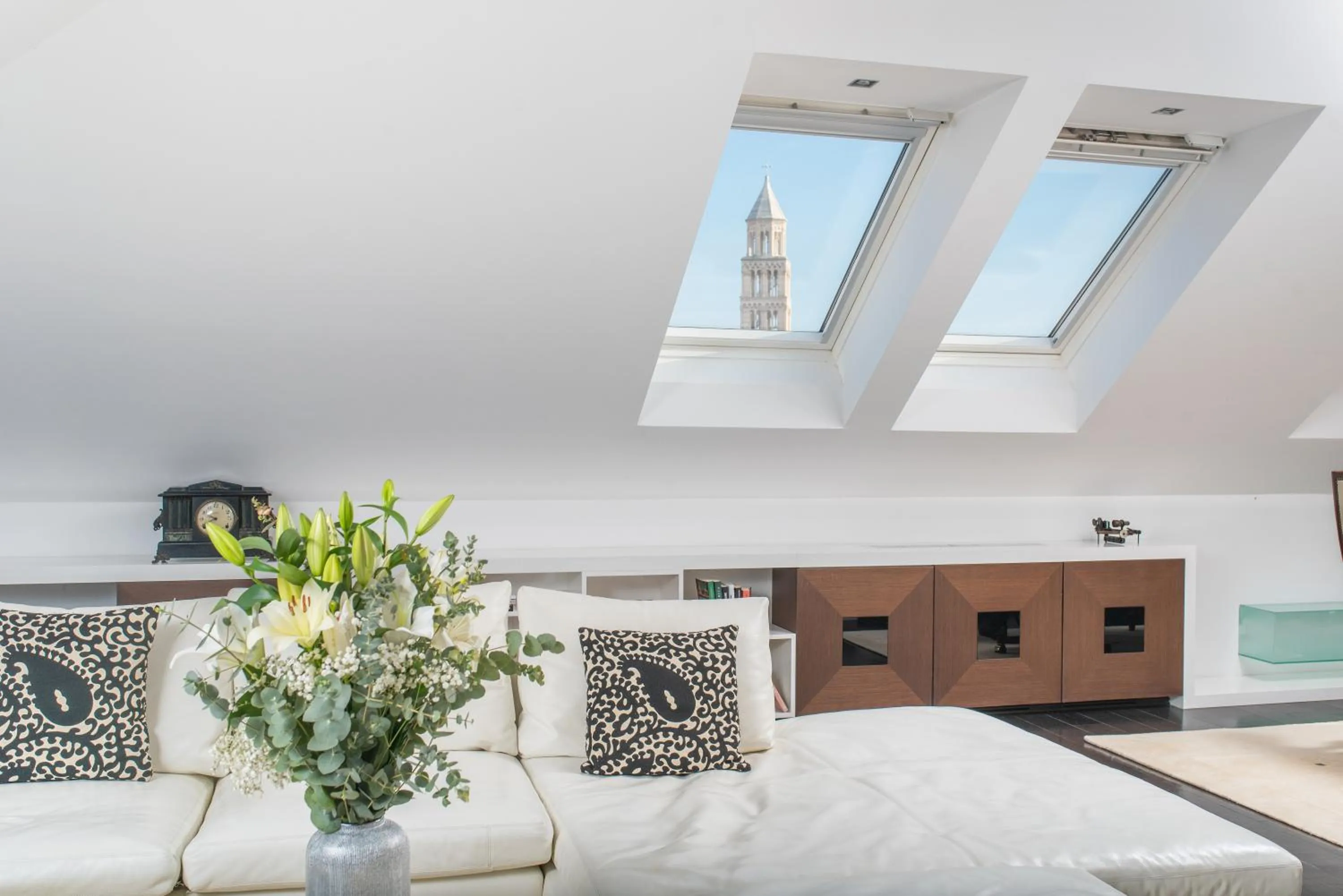 Penthouse Suite with Hot Tub Terrace and Old town view in Marmont Heritage Hotel