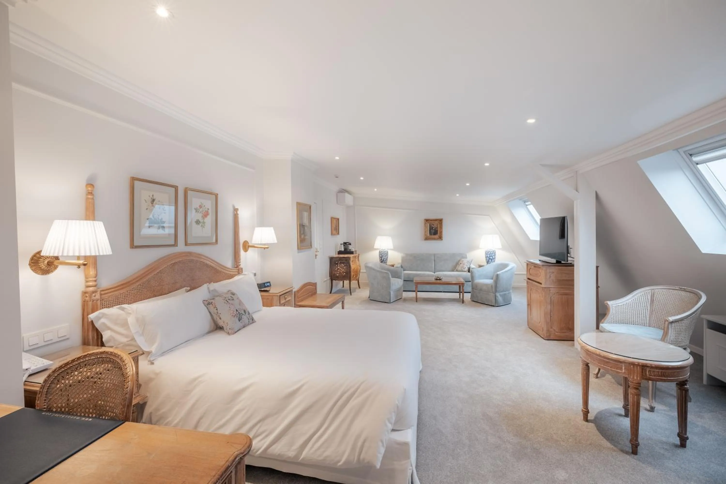 Suite - single occupancy in Hotel Manos Stephanie