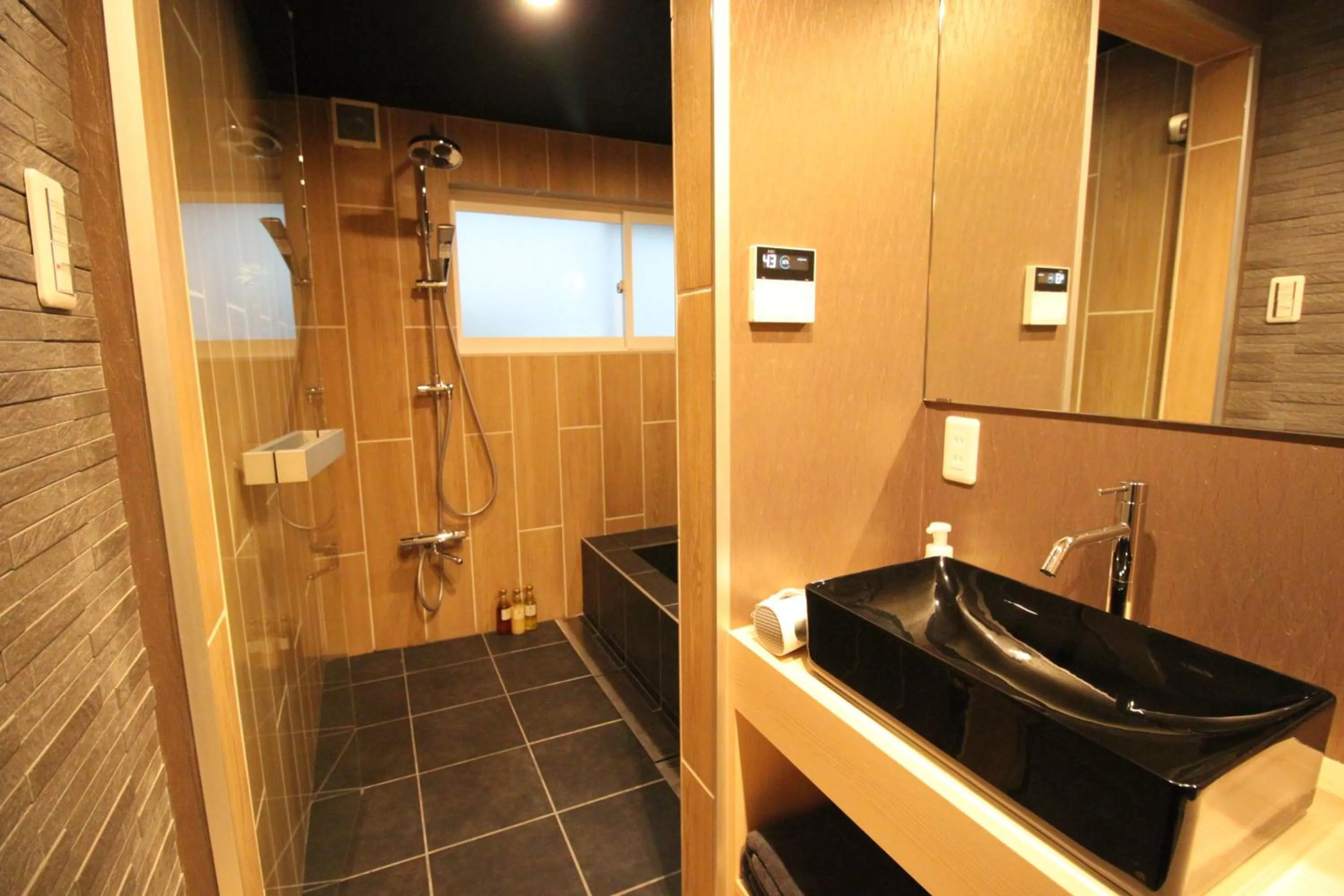 Japanese-Style Townhouse in Hosta Toji San