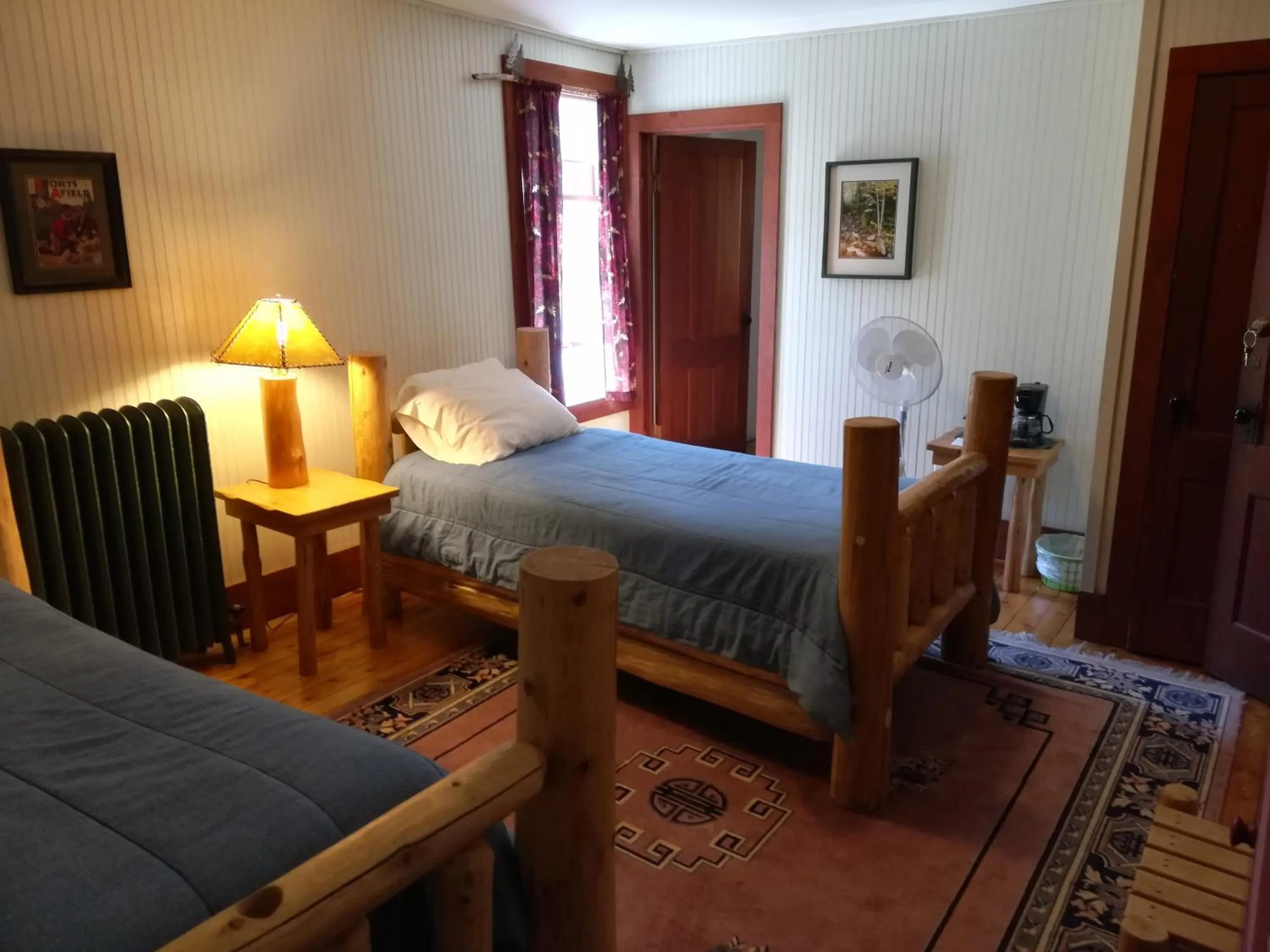 Twin Room with Mountain View in The Woods Inn