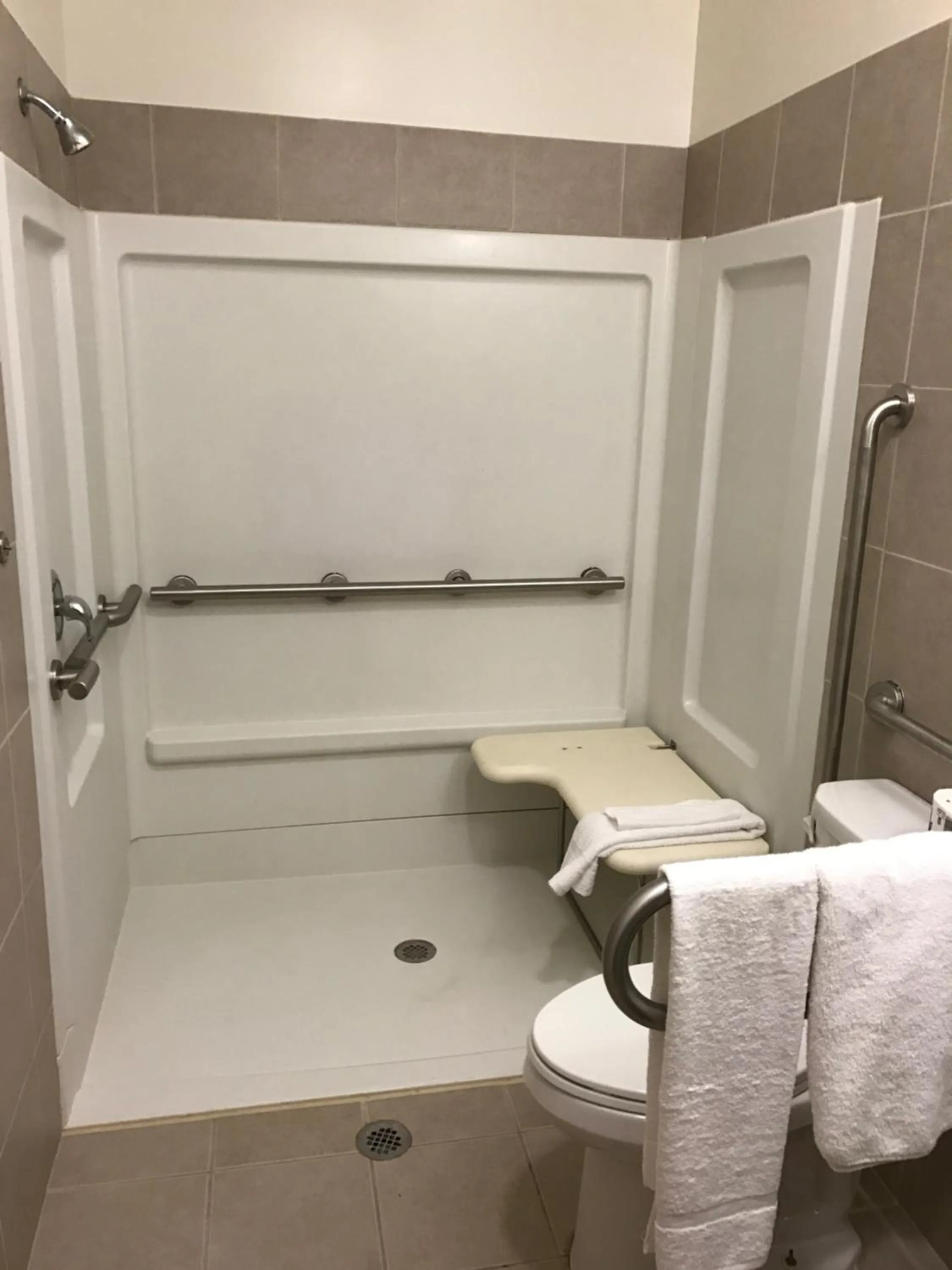 Single Room - Disability Access in Waterbury Big Apple Motel