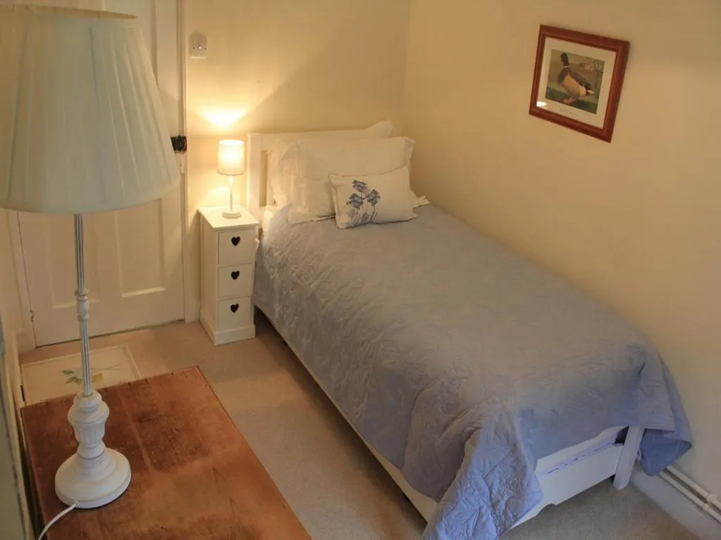 Quadruple Room with Private Bathroom - single occupancy in Church Farmhouse B & B