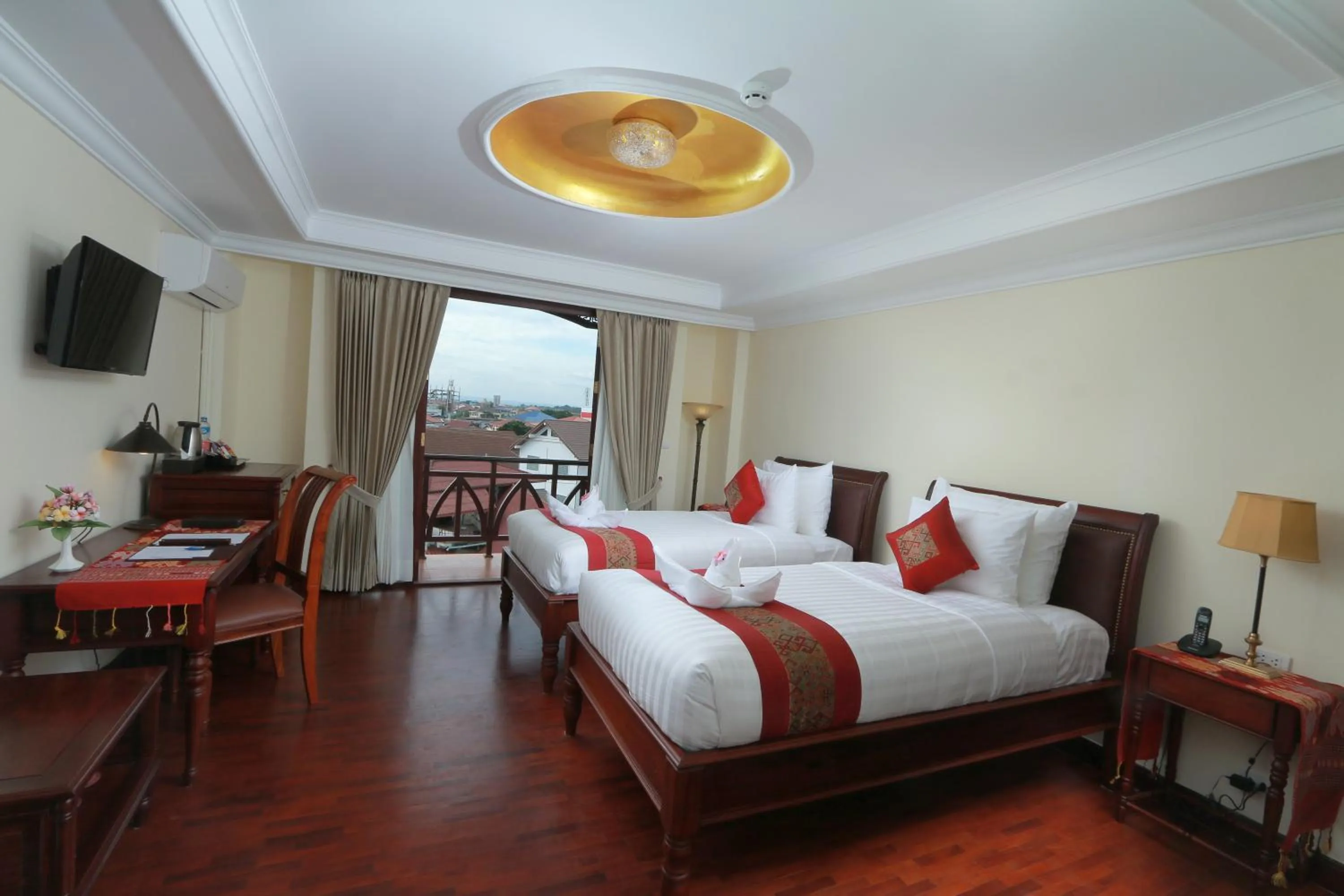 Deluxe Twin Room in Phasouk Vien Chantra Hotel