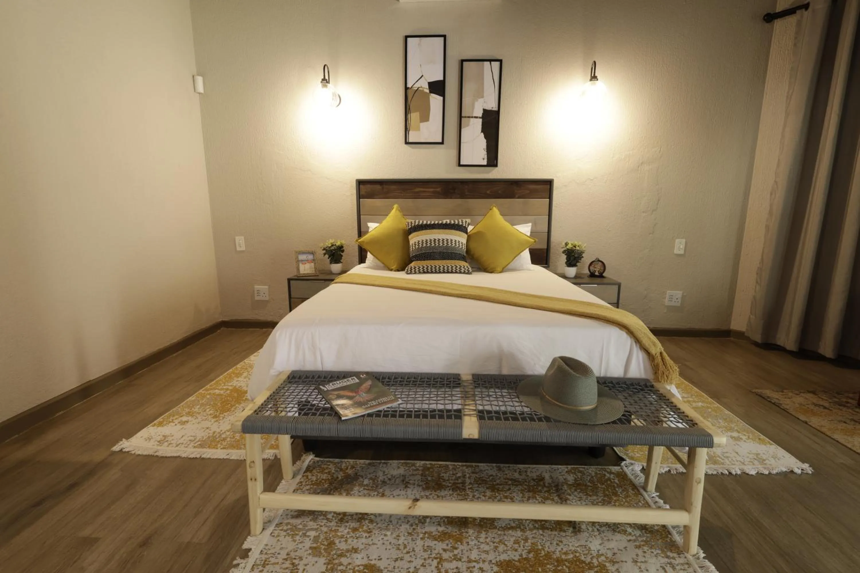 Luxury Queen Suite 3 in Shingalana Guest Lodge