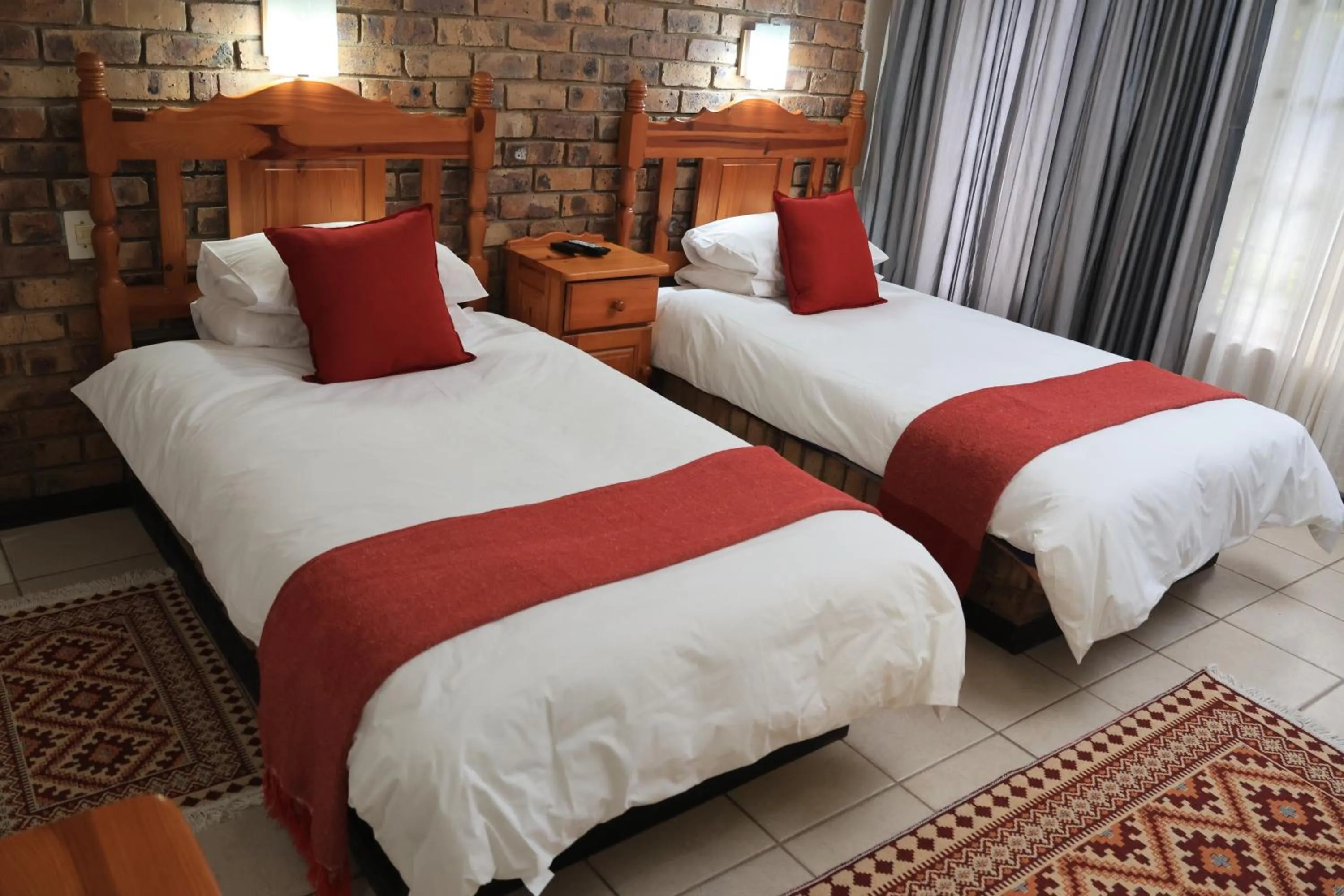 Twin Room with Private Bathroom - single occupancy in Shingalana Guest Lodge
