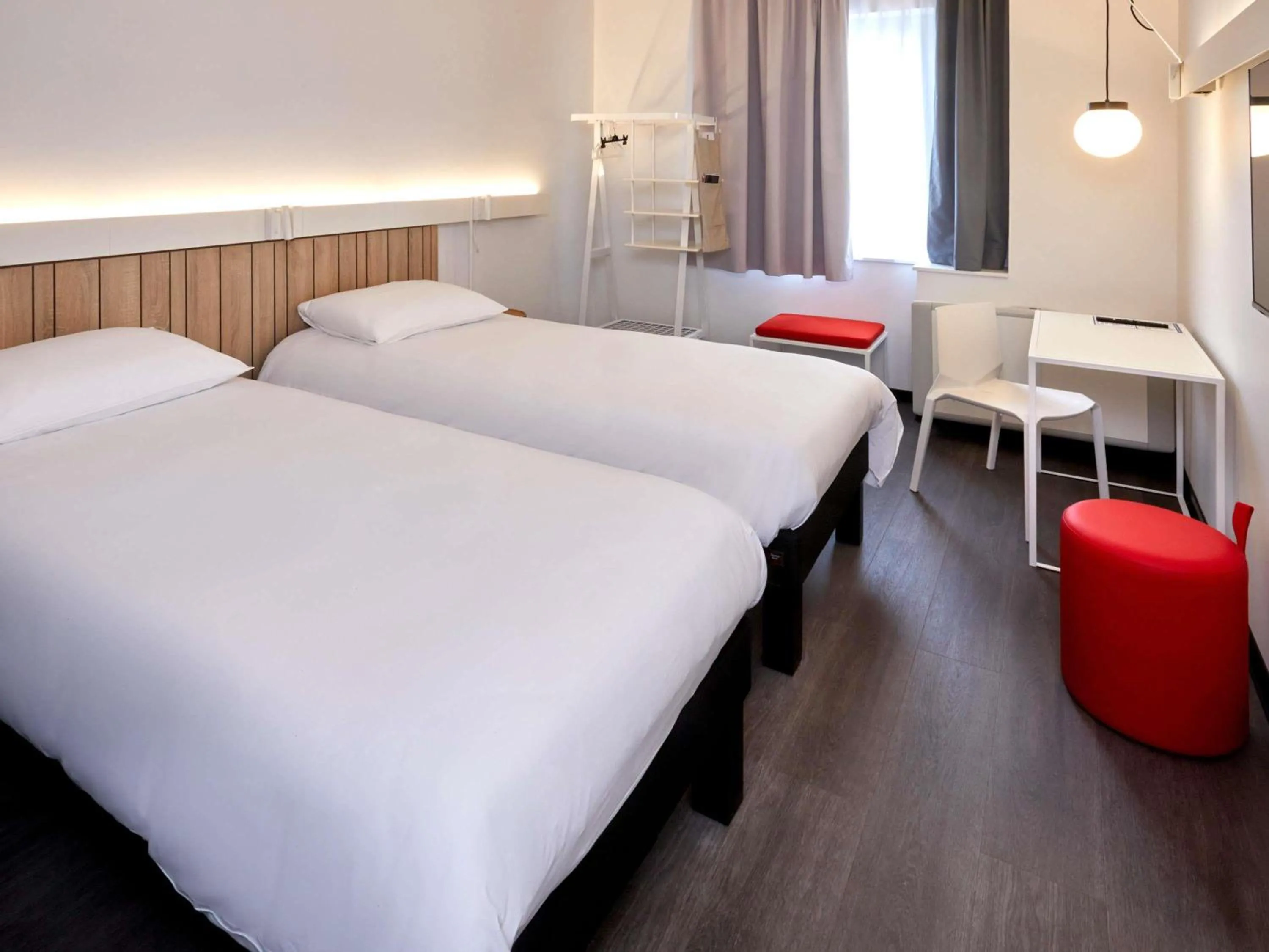 Standard Twin Room - Courtyard Side in ibis Auxerre Centre