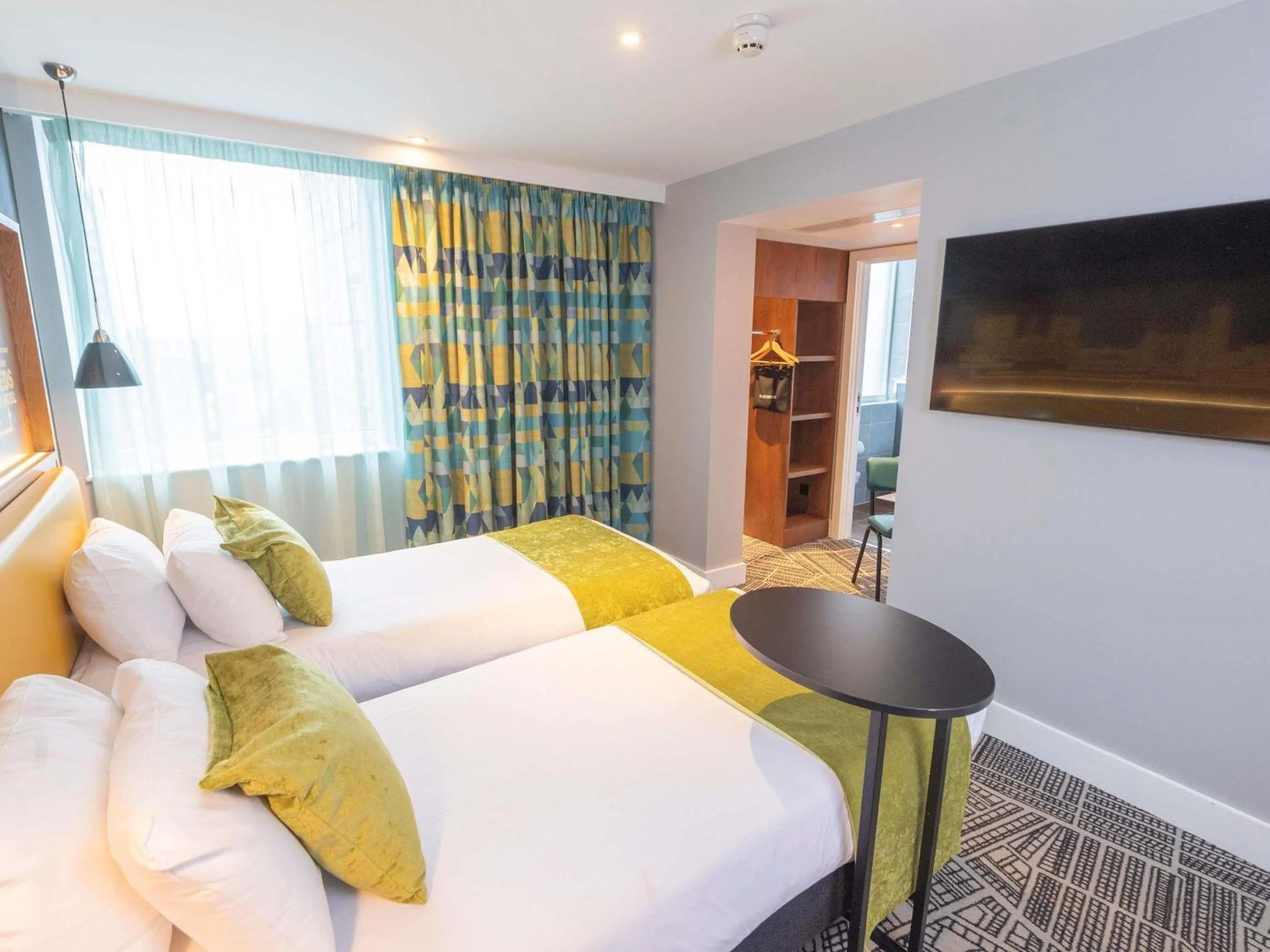 Standard Twin Room in ibis Styles Leeds City Centre Arena