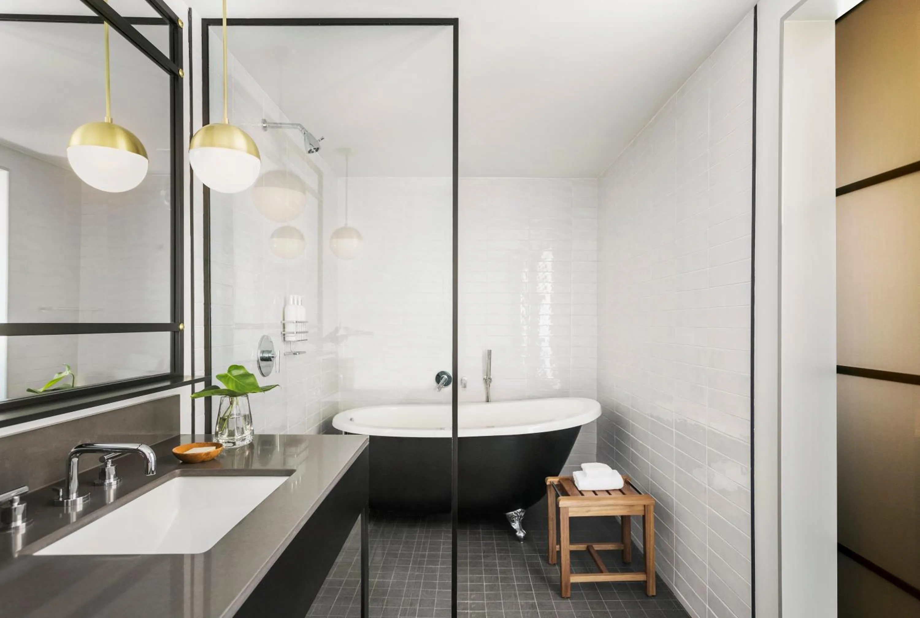 Essential King Room with Tub in Kimpton Everly Hotel Hollywood by IHG